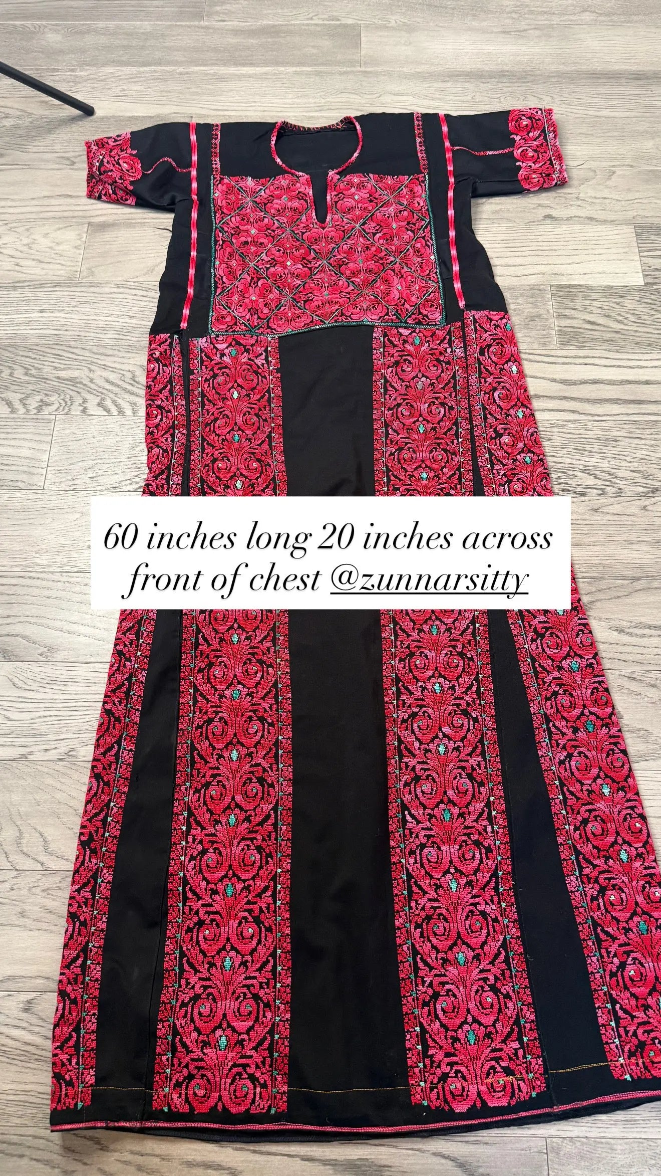 Tatreez Short Sleeve Thoub Zunnar Sitty
