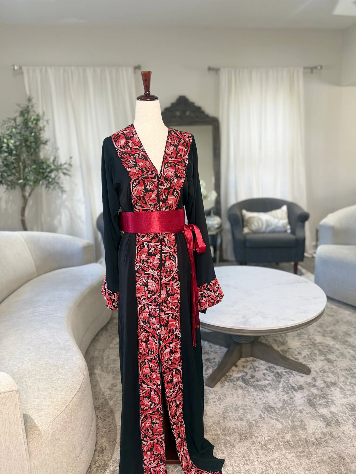 ZunnarSitty Black and Red Abaya Zunnar Sitty