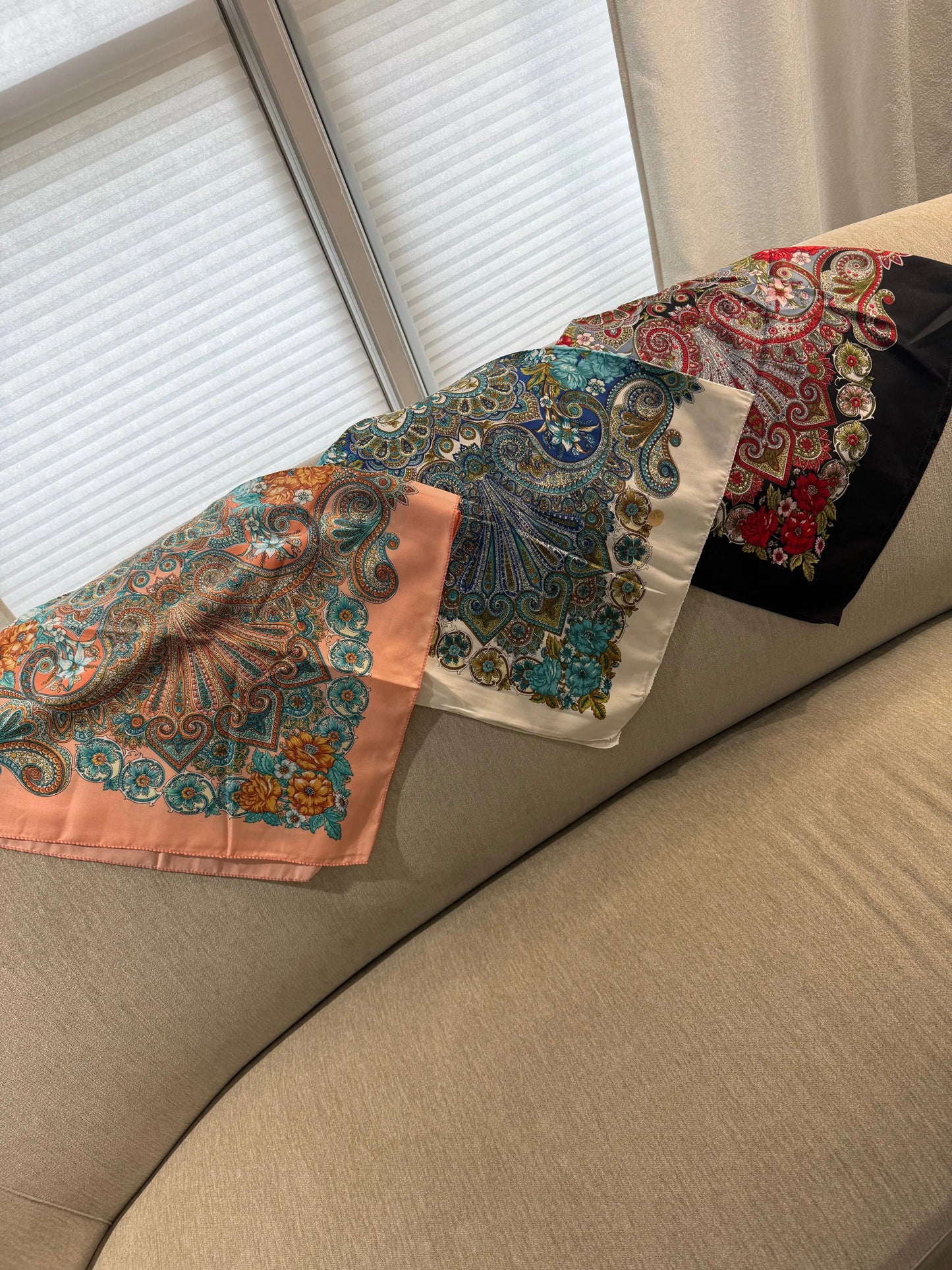 Larger Sitty scarf Zunnar Sitty