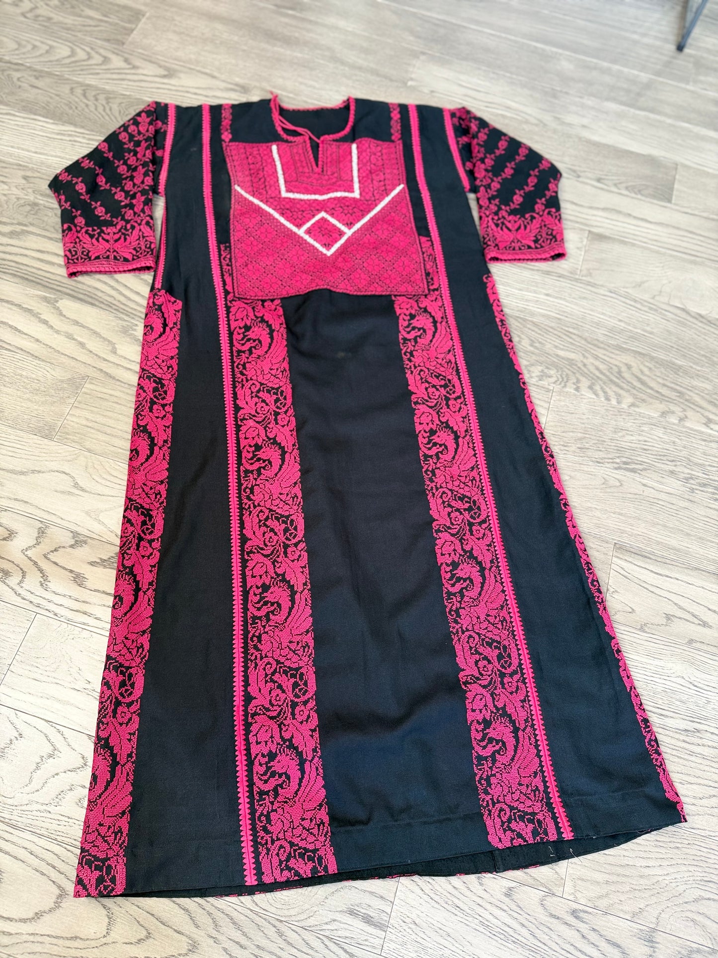 Black and Pink Thoub