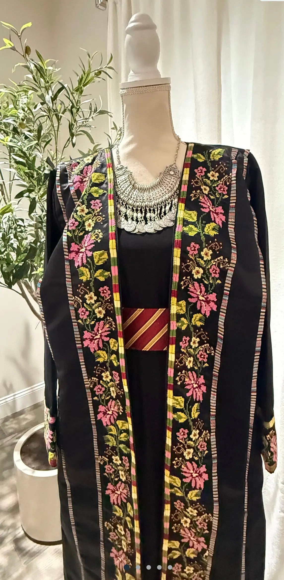 Tatreez Abaya - Zunnar Sitty