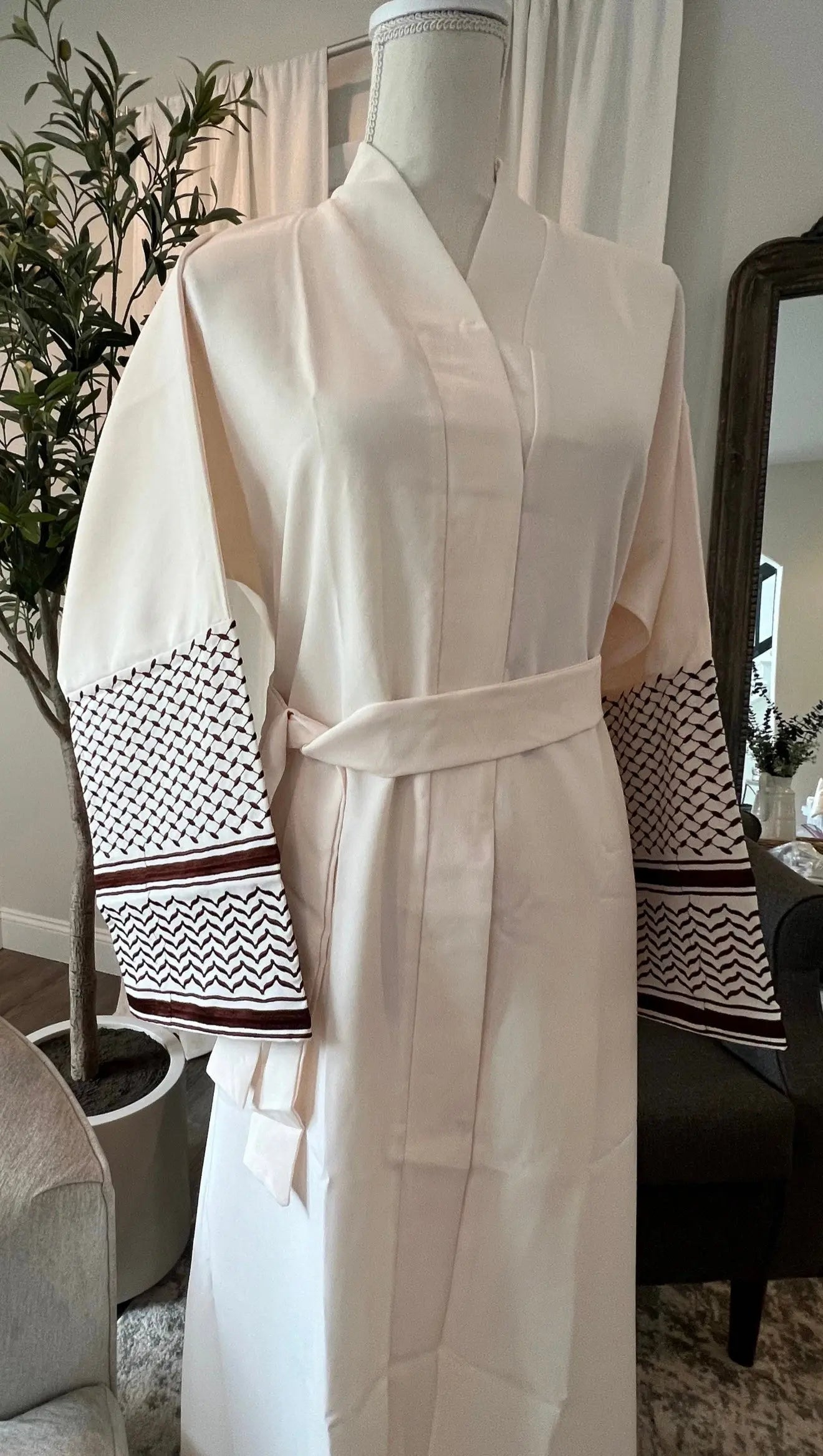 Kuffiya Abaya - Zunnar Sitty