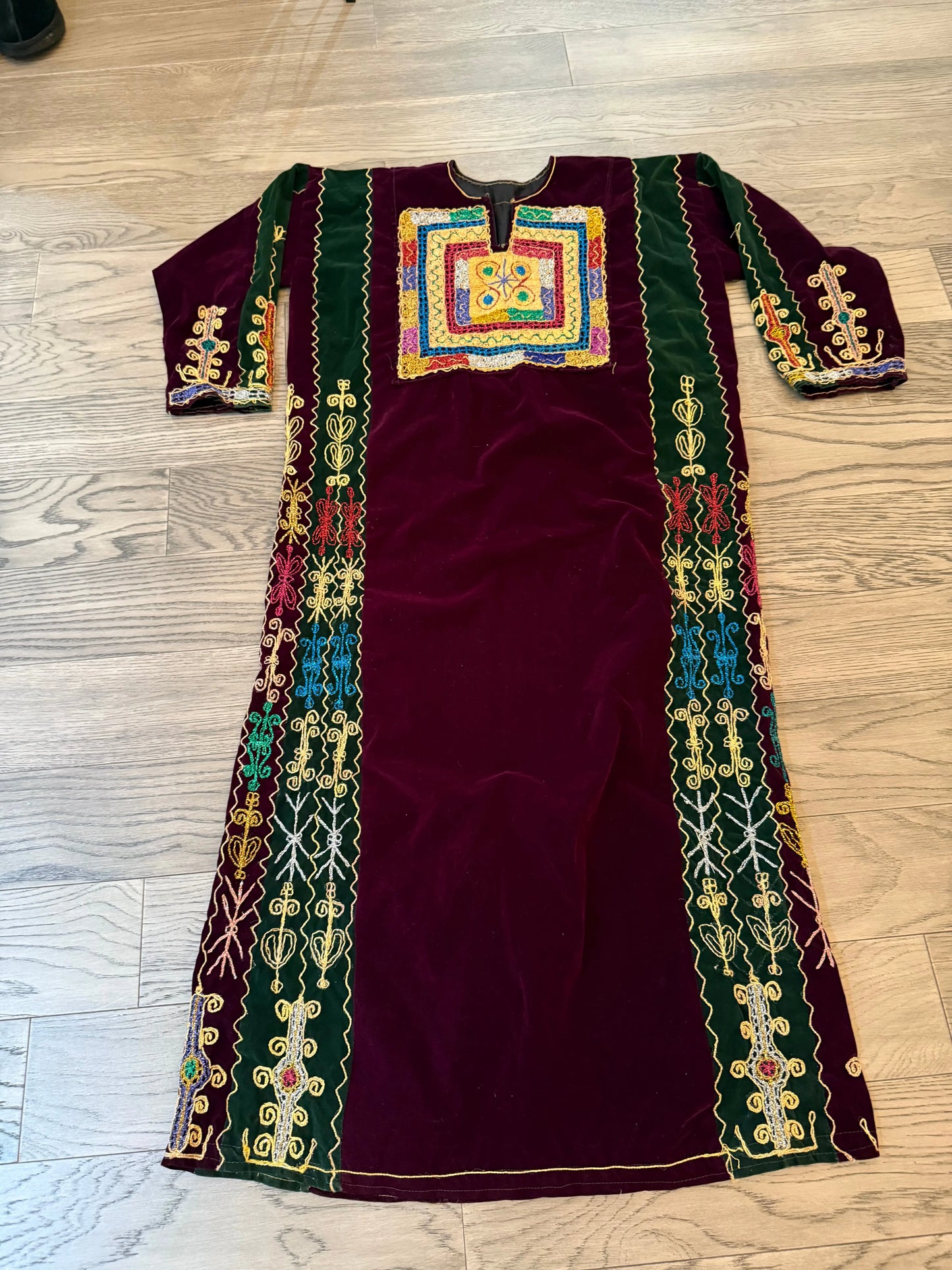 Burgundy Malaka Zunnar Sitty