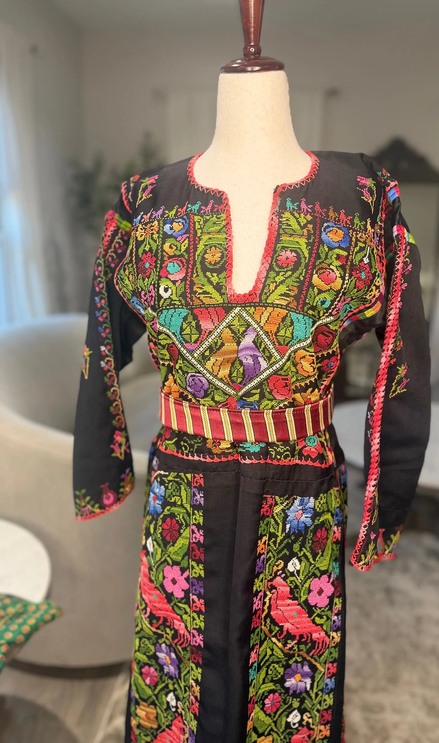 Black Floral Thoub Zunnar Sitty