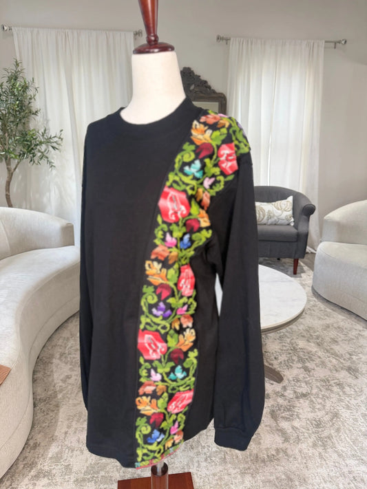 Handstiched  Floral Embroidery Tee Zunnar Sitty