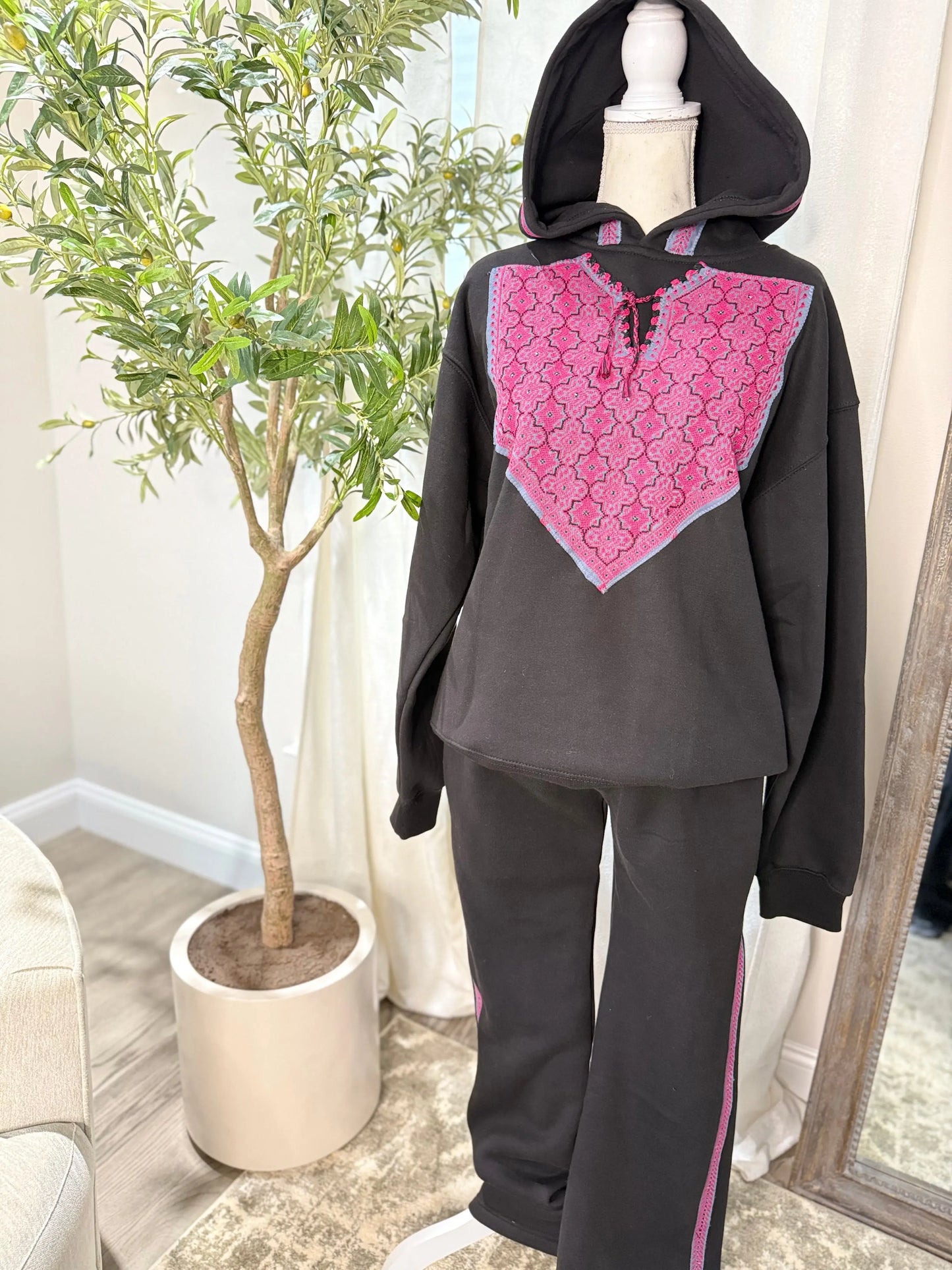 Tatreez Sweatsuit Zunnar Sitty