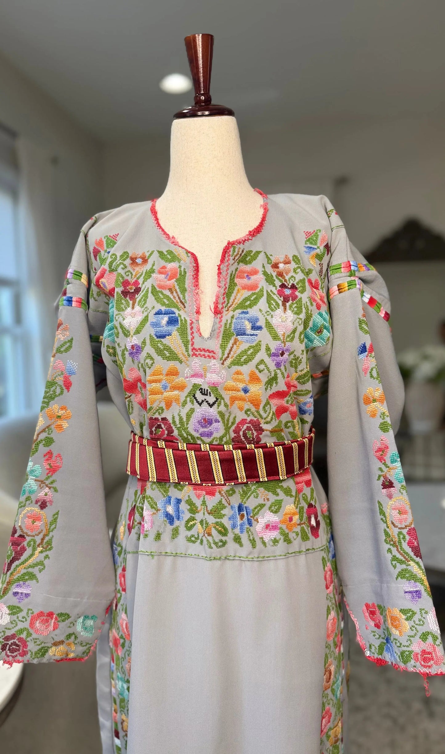 Grey Floral Thoub Zunnar Sitty