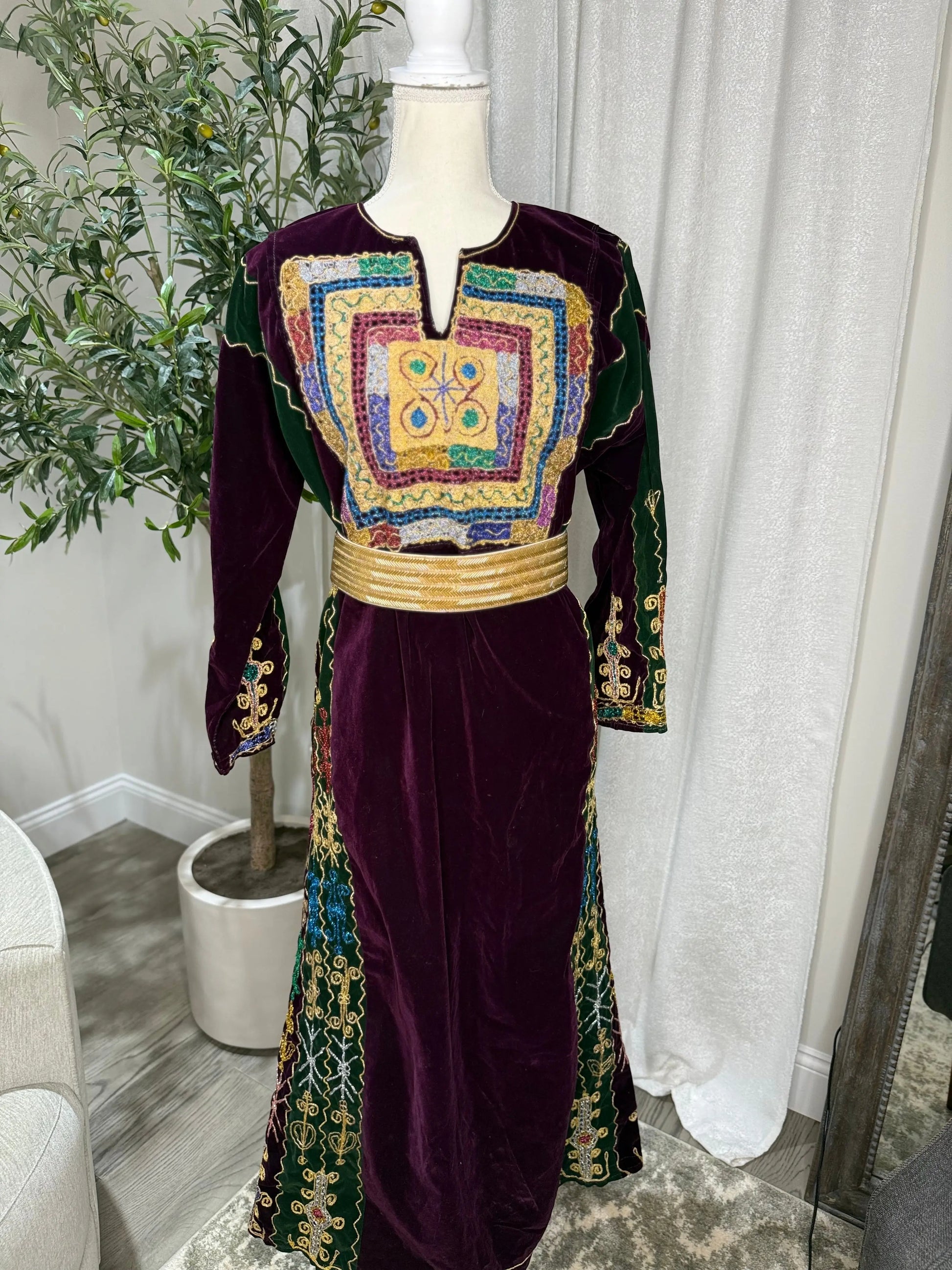 Burgundy Malaka Zunnar Sitty