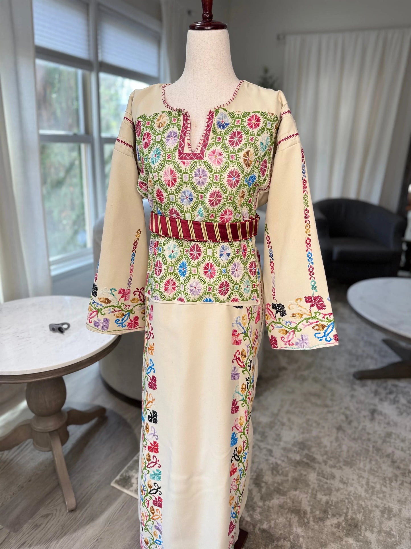 Cream Floral Thoub Zunnar Sitty