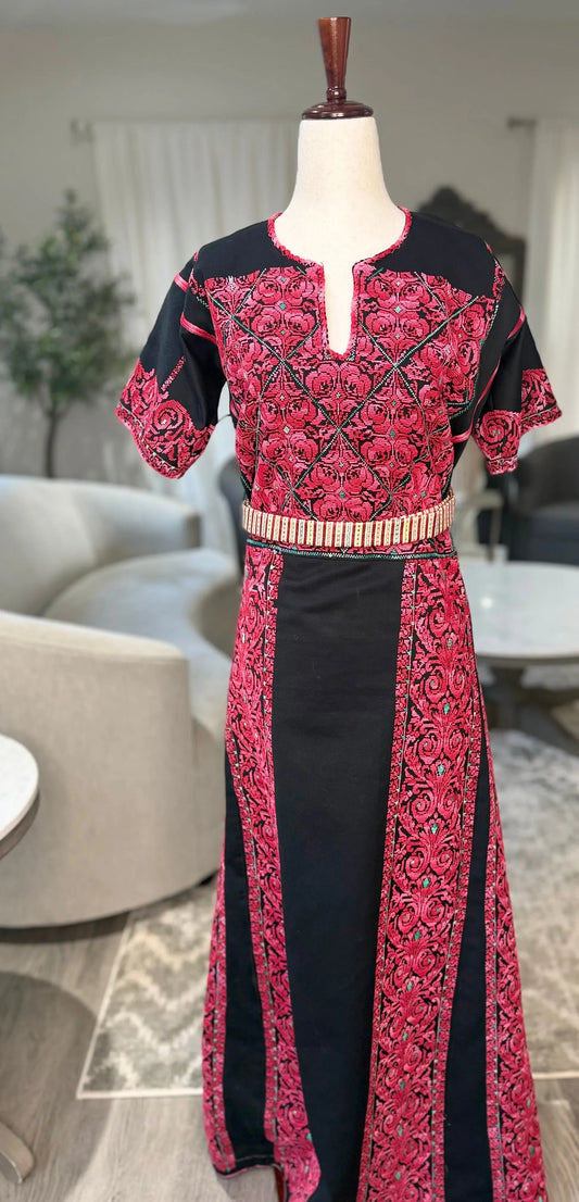 Tatreez Short Sleeve Thoub Zunnar Sitty