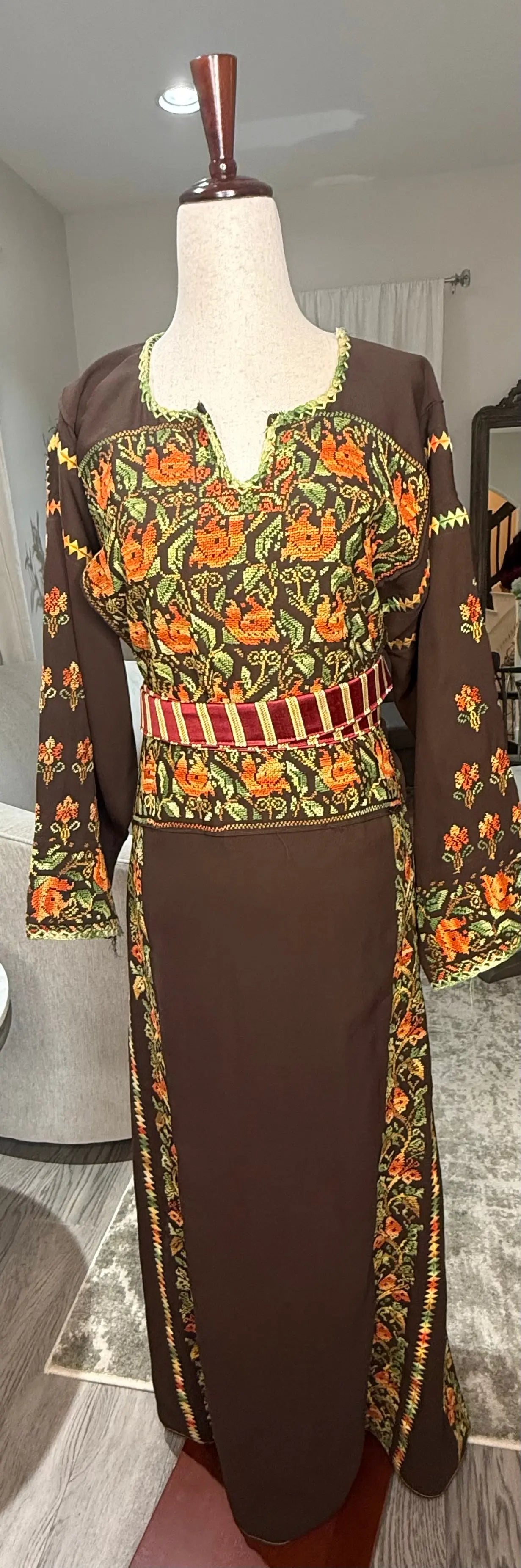 Brown floral Thoub Zunnar Sitty