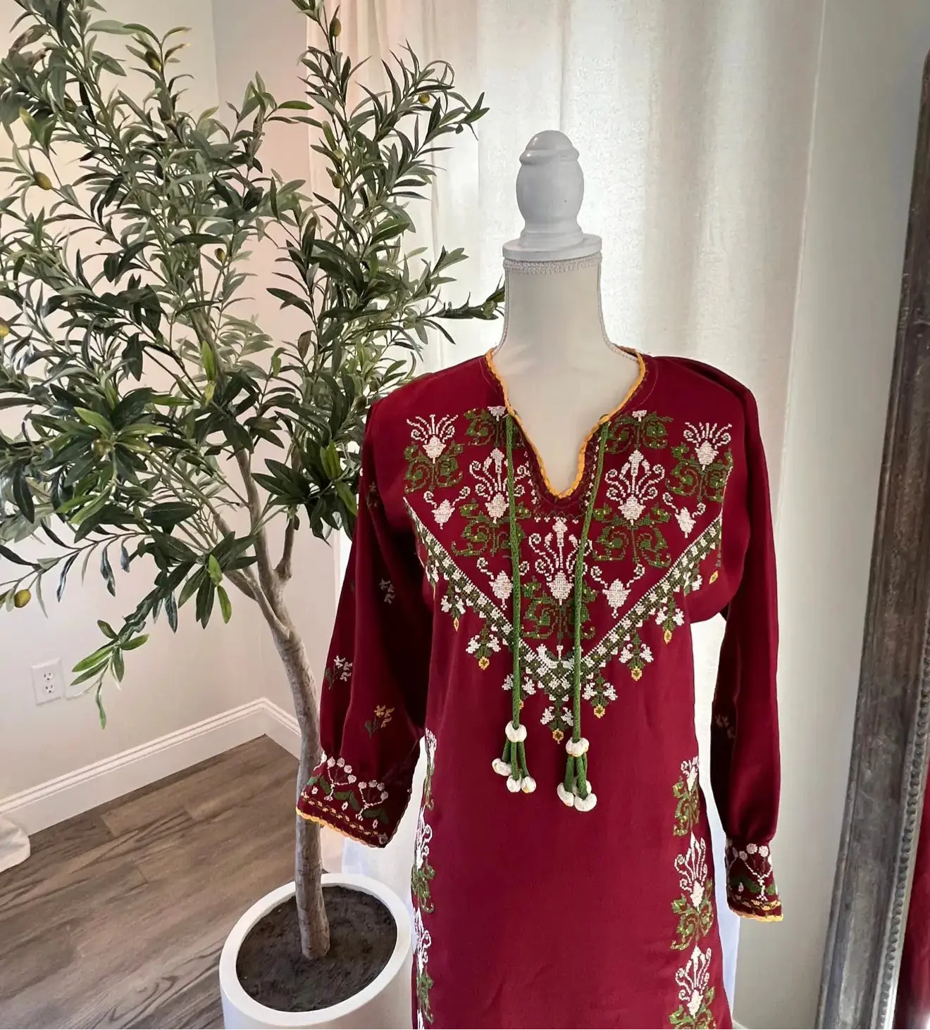 Burgandy Thoub Zunnar Sitty