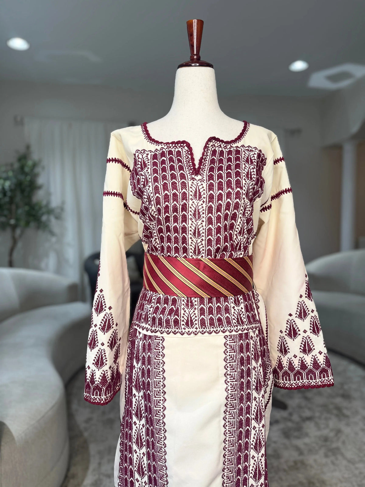 Cream and Burgandy Thoub Zunnar Sitty