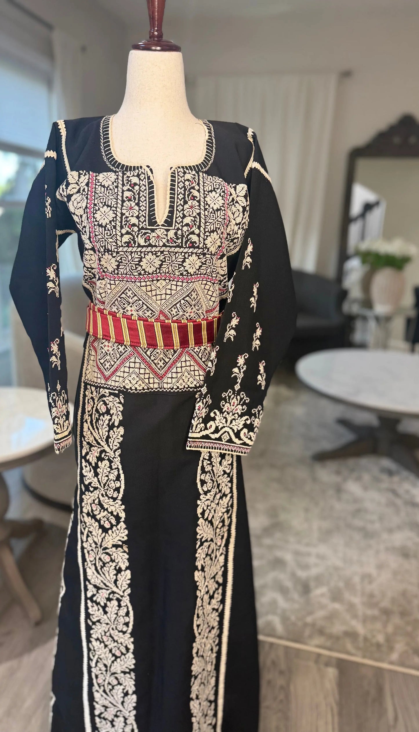 Black and Cream Thoub Zunnar Sitty