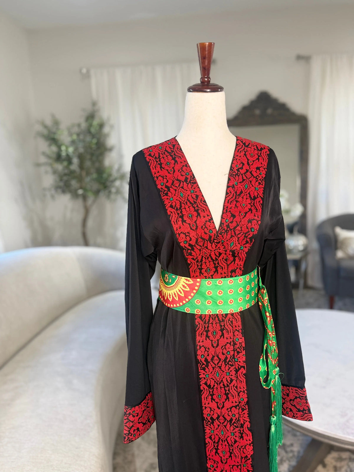 ZunnarSitty Black and Red Abaya Zunnar Sitty