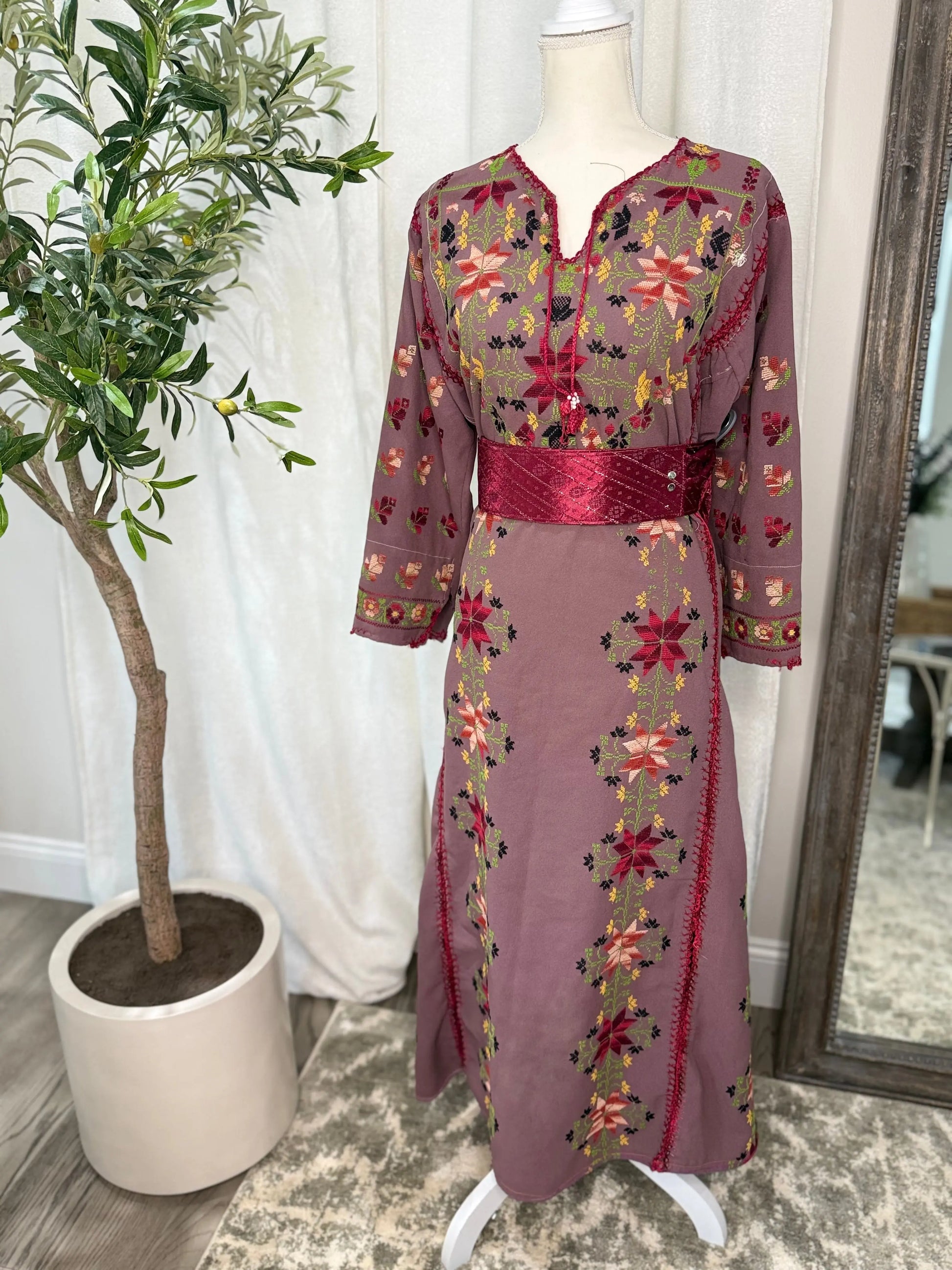 Mauve Thoub Zunnar Sitty
