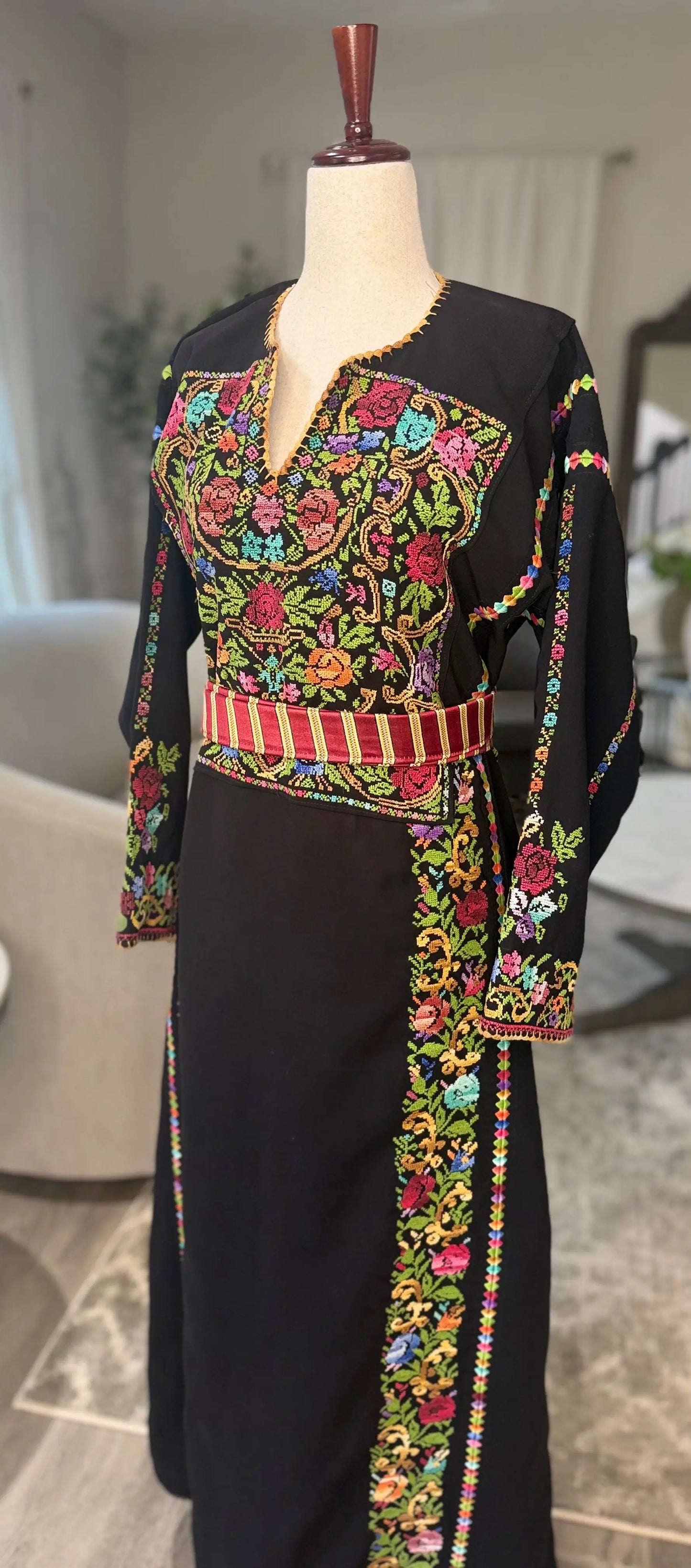 Black Floral Thoub Zunnar Sitty