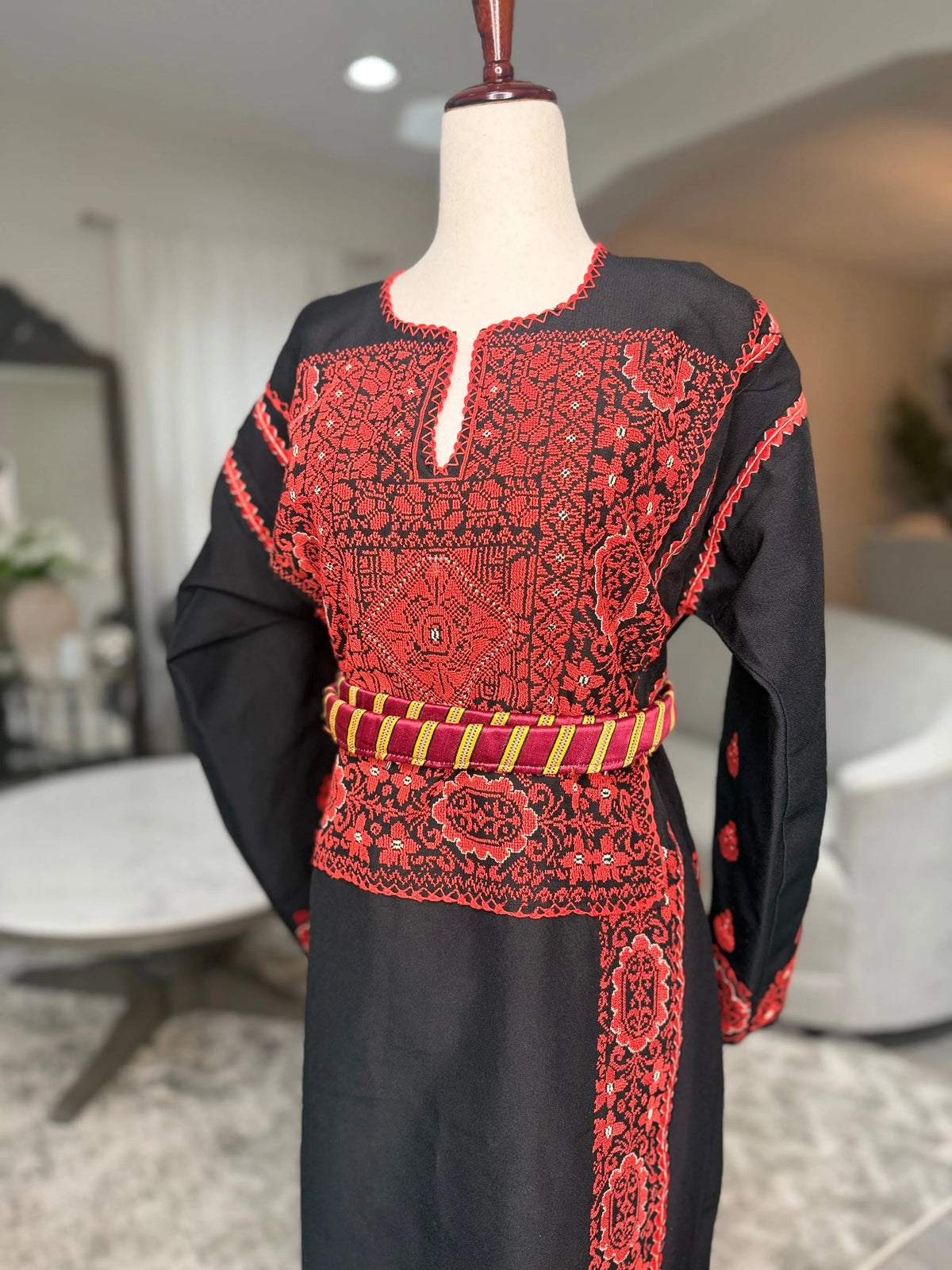 Red and Black Thoub Zunnar Sitty