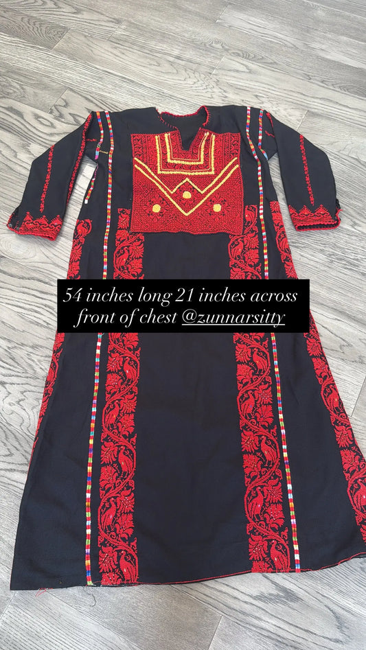 Black and red Thou. Zunnar Sitty