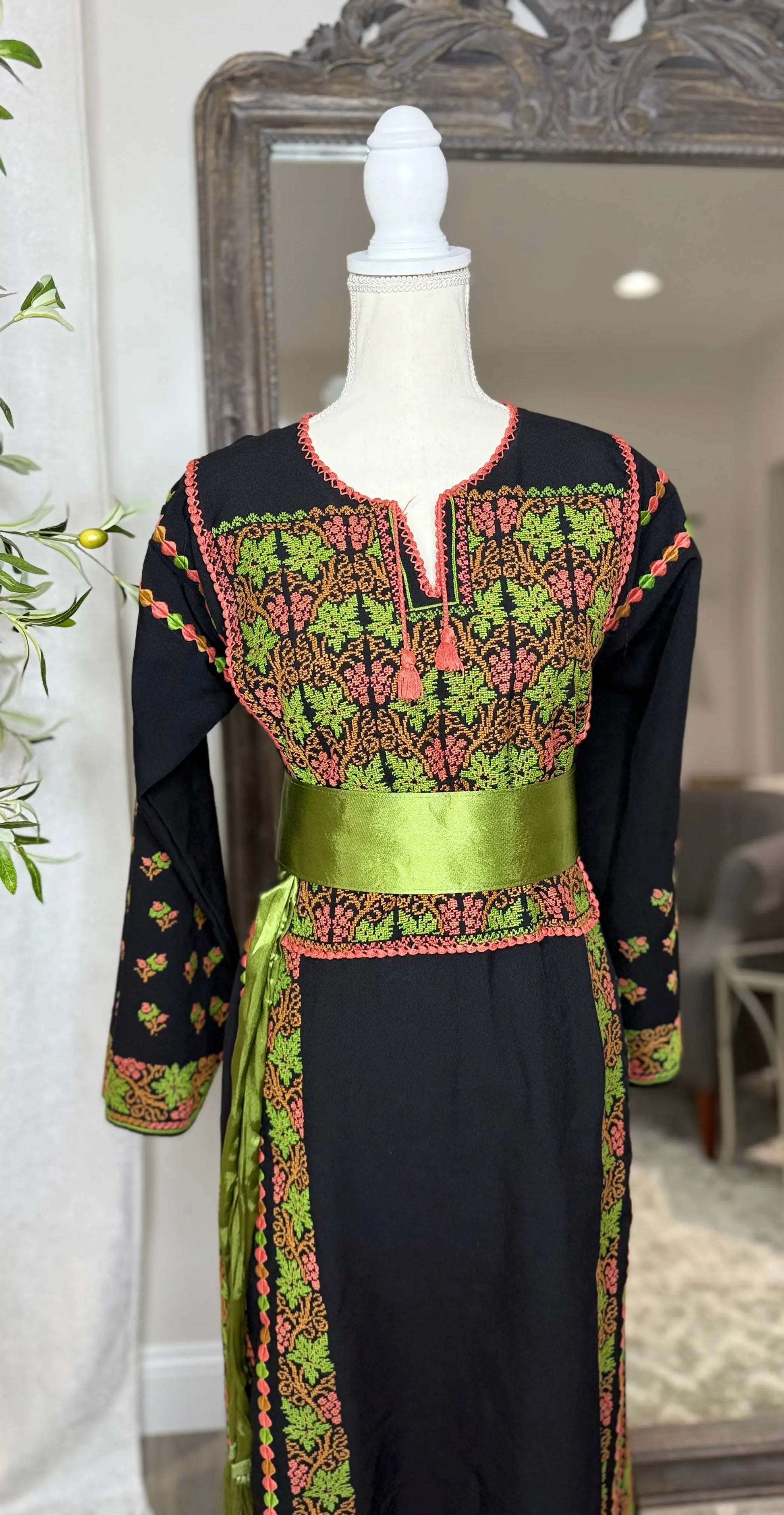 Black Thoub Zunnar Sitty