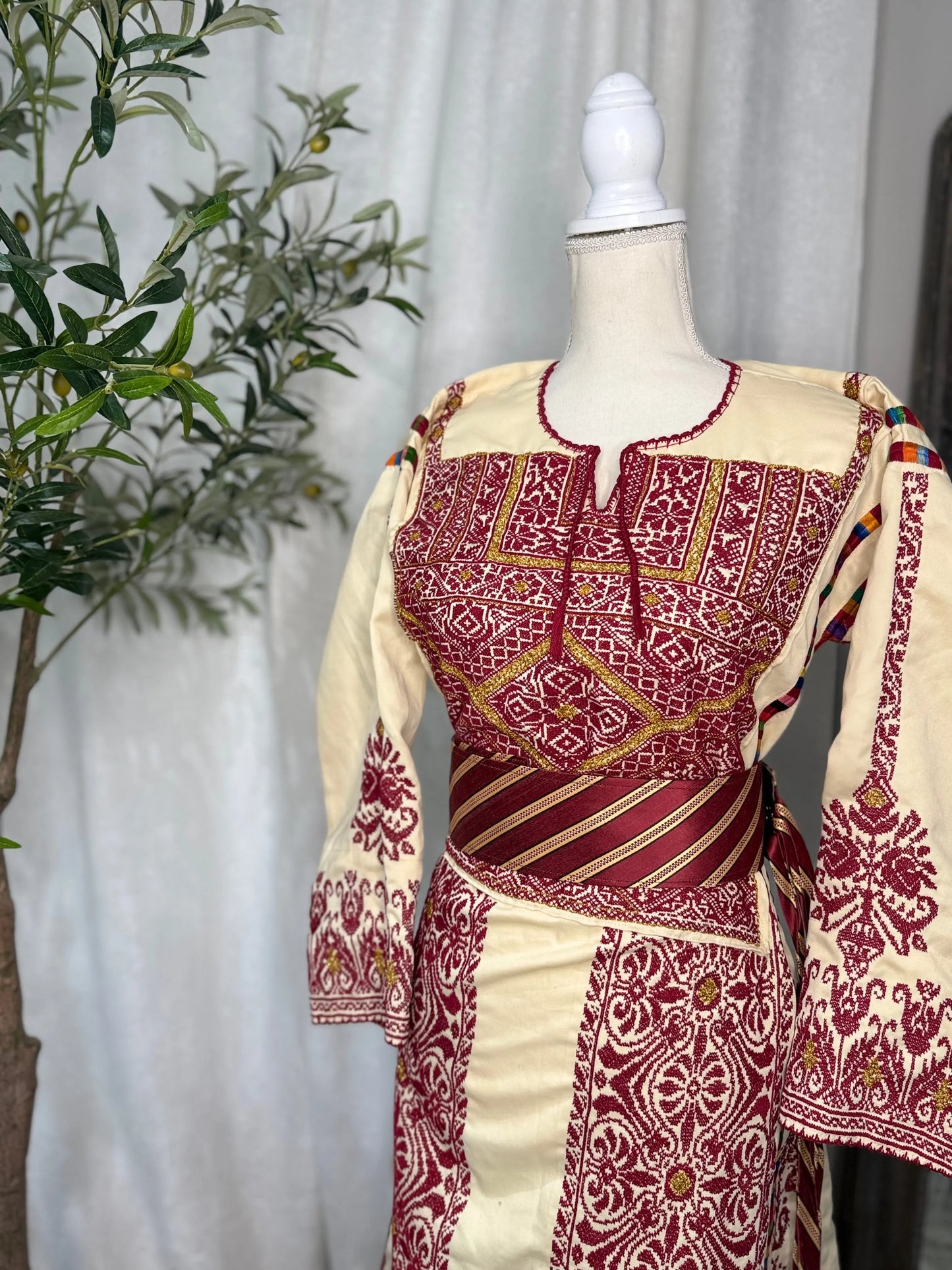 Red and Cream Thoub Zunnar Sitty