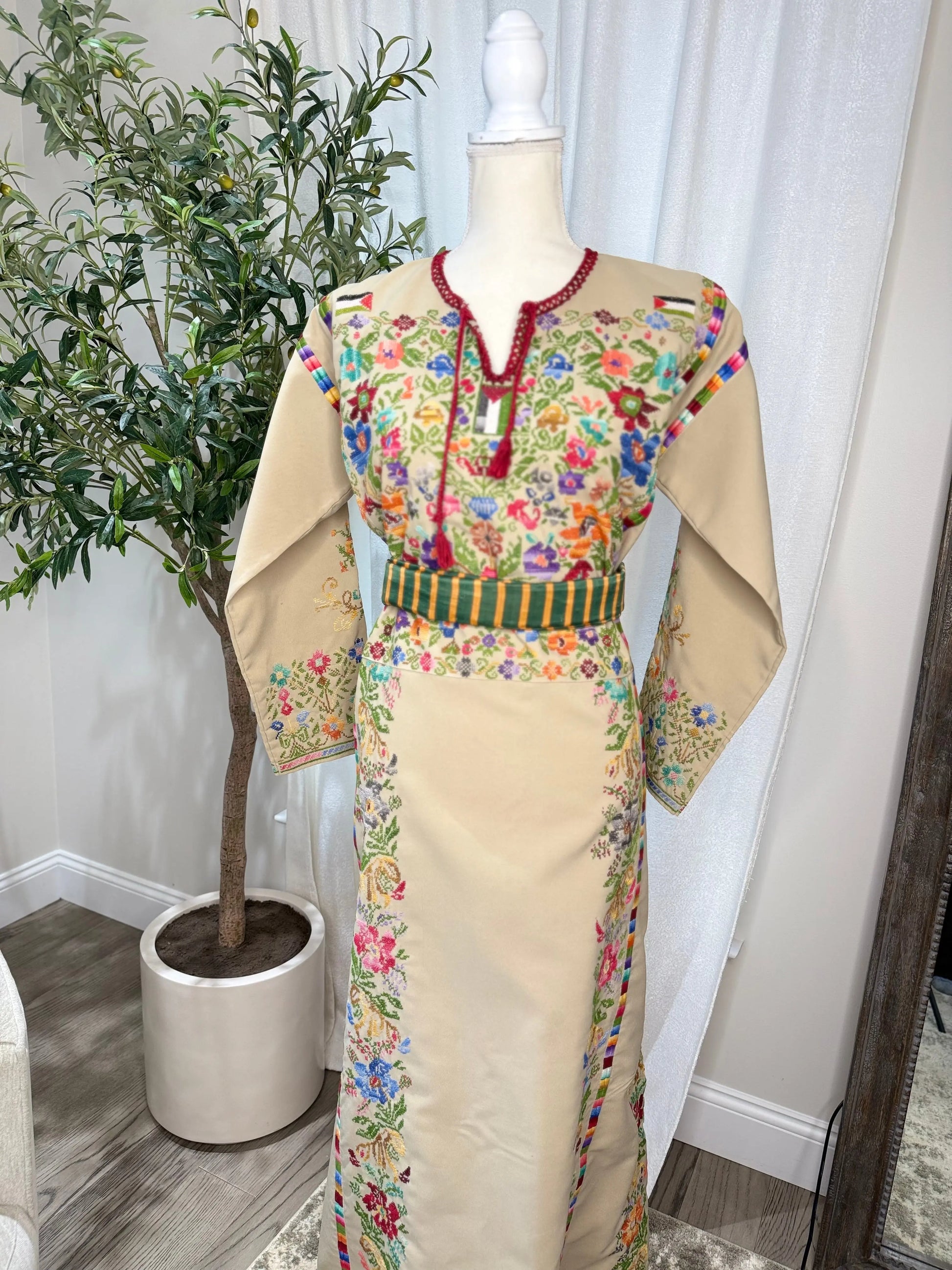 Cream Floral Thoub Zunnar Sitty