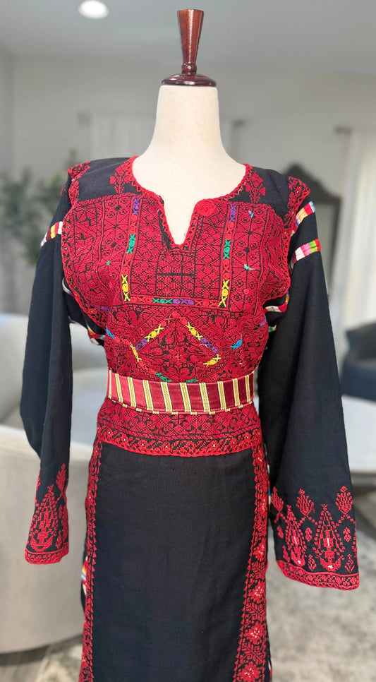 Black and Red Thoub Zunnar Sitty