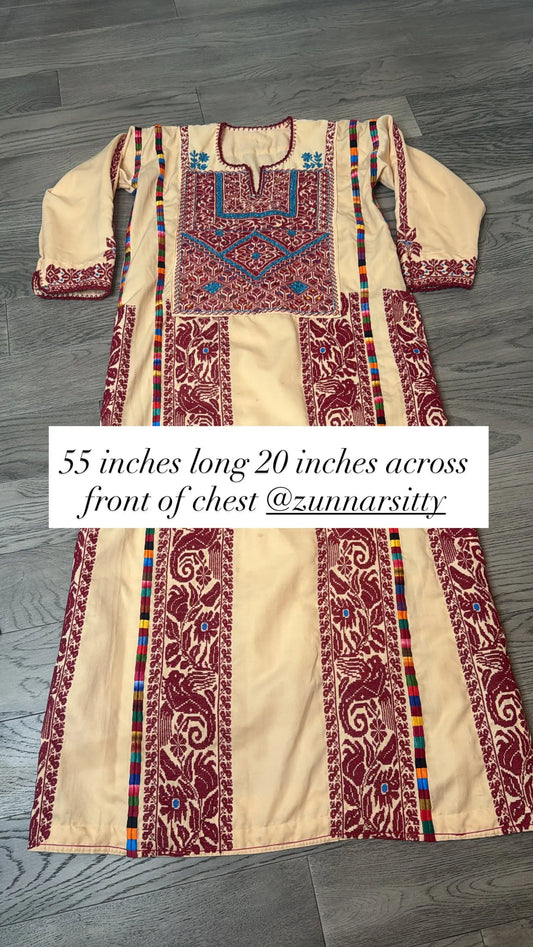 Cream and RedThoub Zunnar Sitty