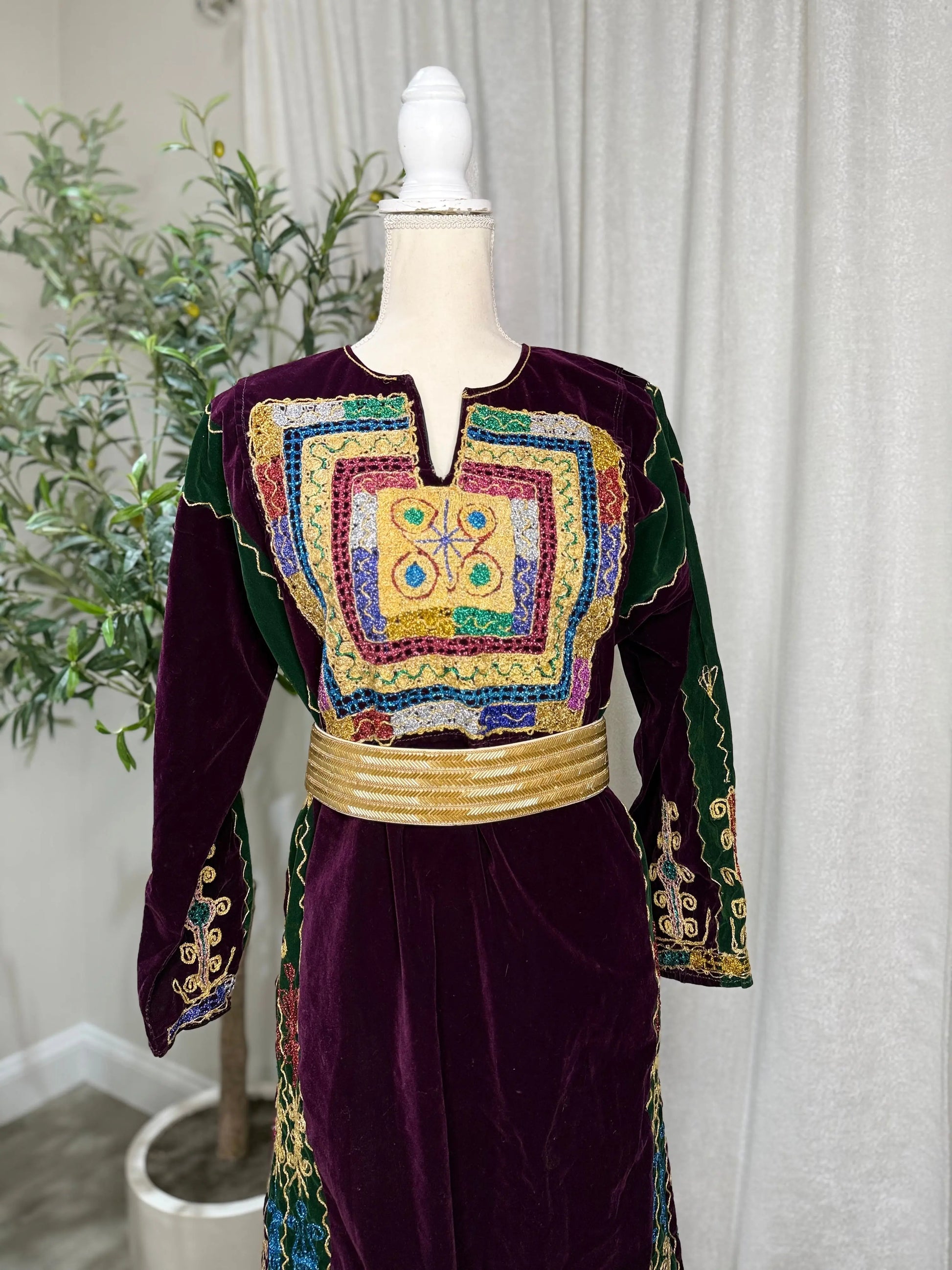 Burgundy Malaka Zunnar Sitty