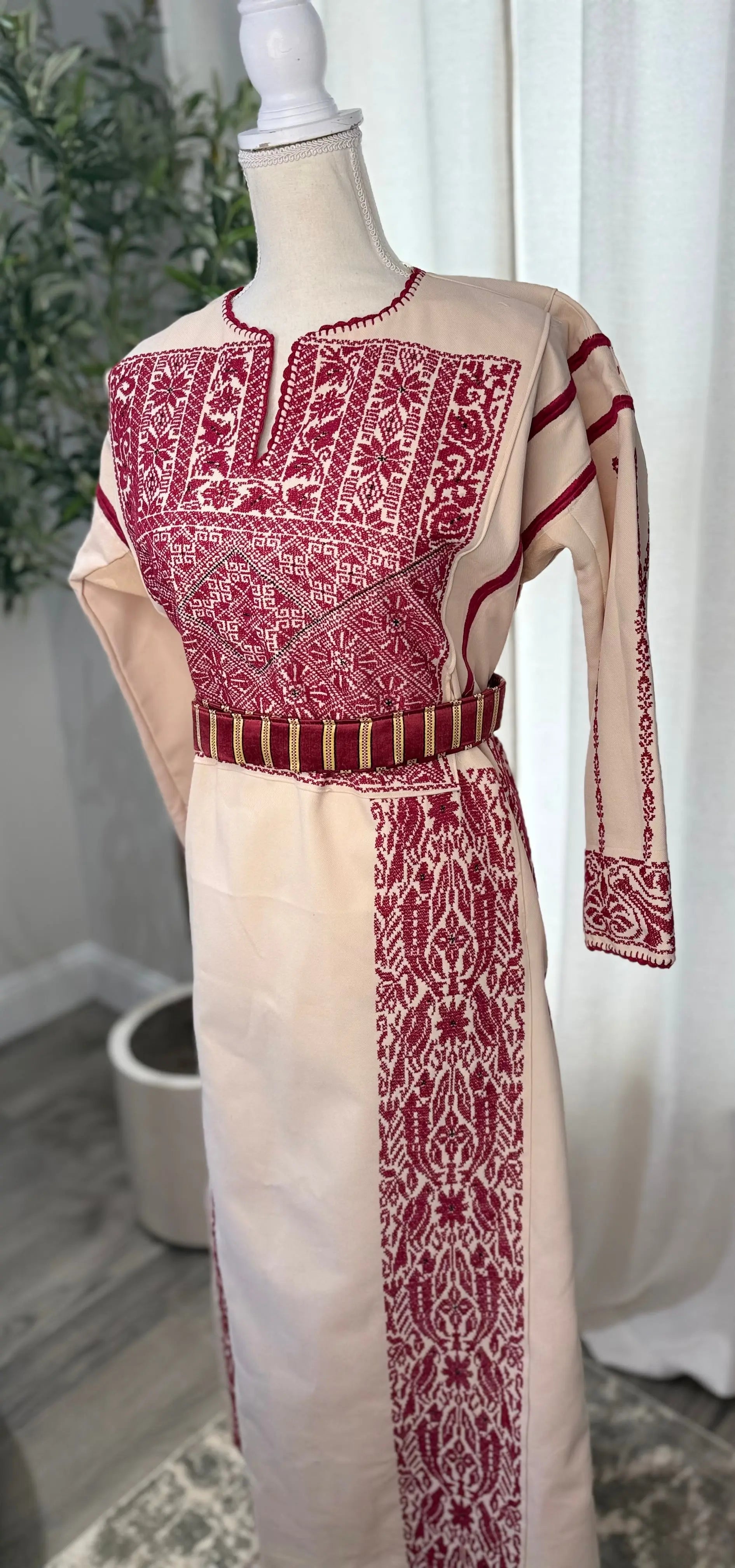 Cream and Red Thoub Zunnar Sitty