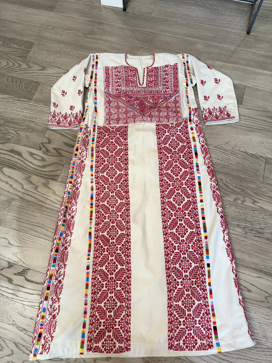 Light grey and Red Thoub