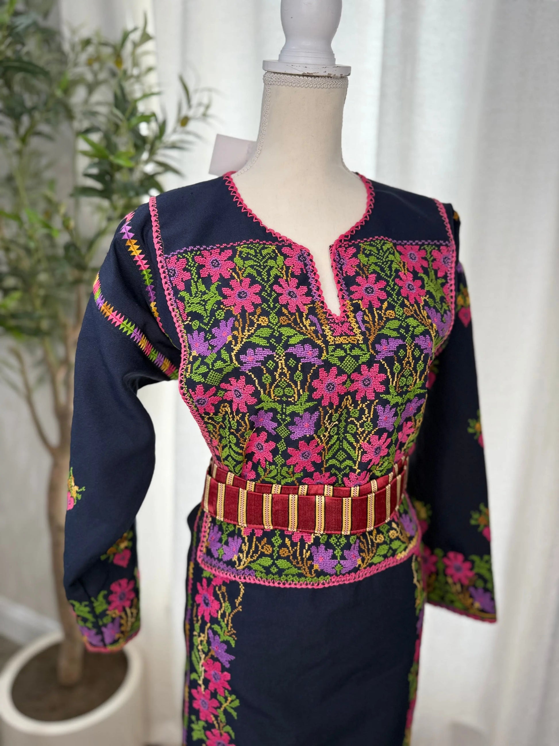 Blue and Pink Thoub Zunnar Sitty