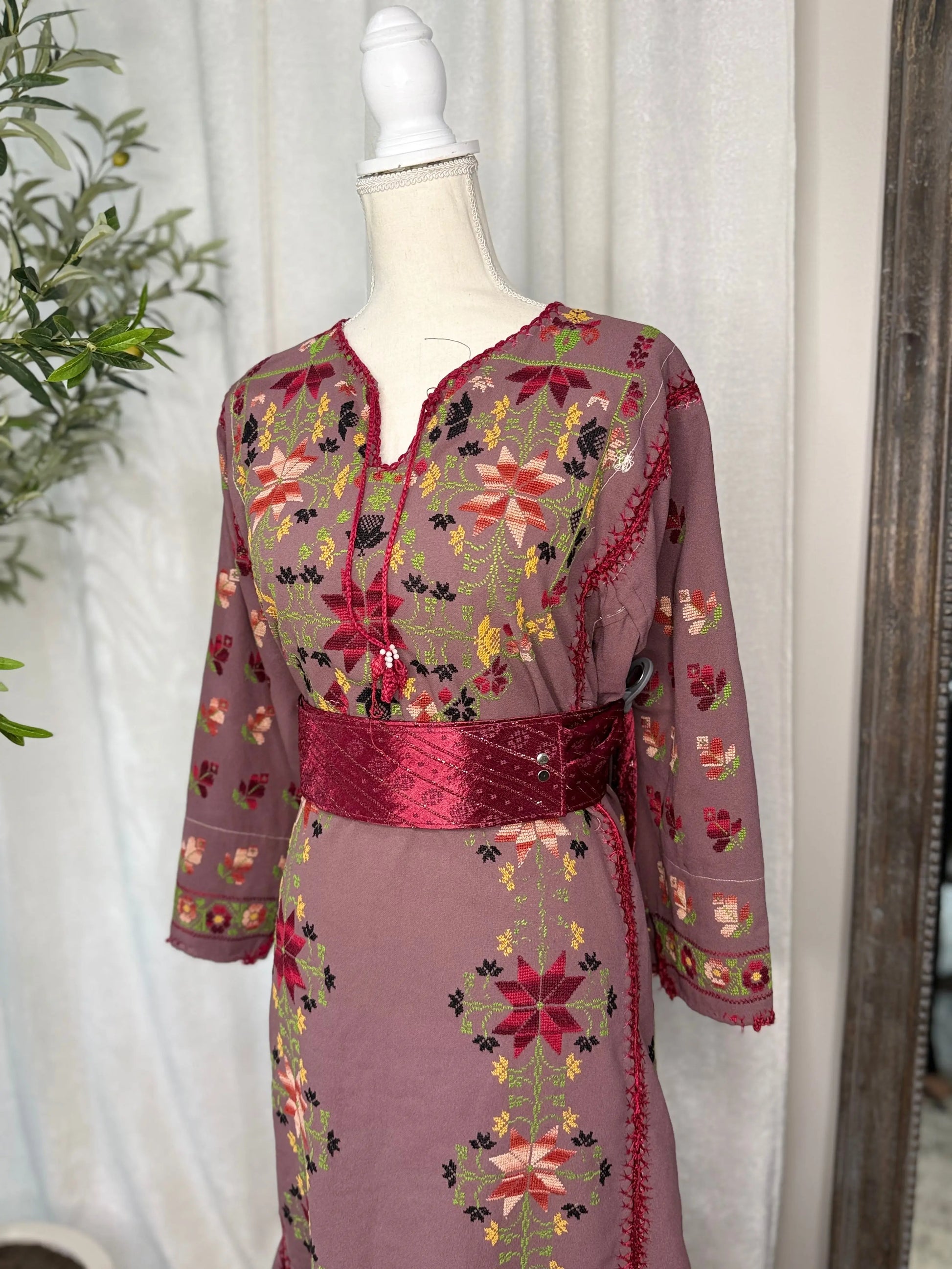 Mauve Thoub Zunnar Sitty