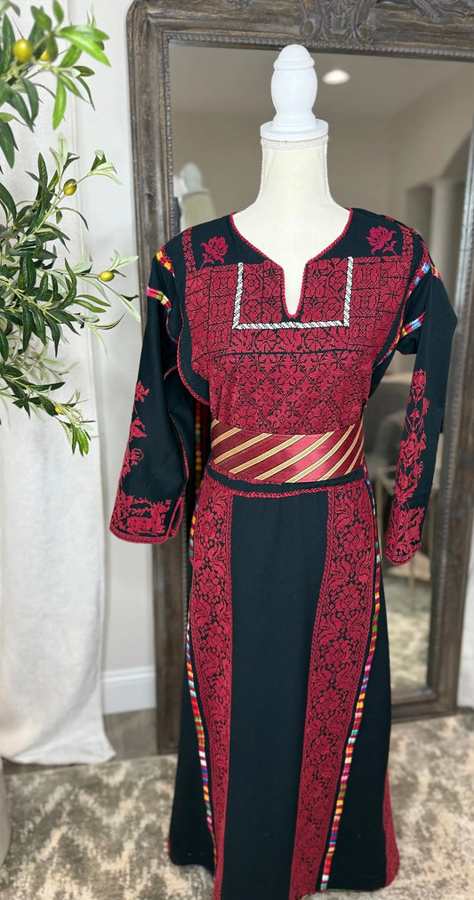 Black and Red Thoub Zunnar Sitty