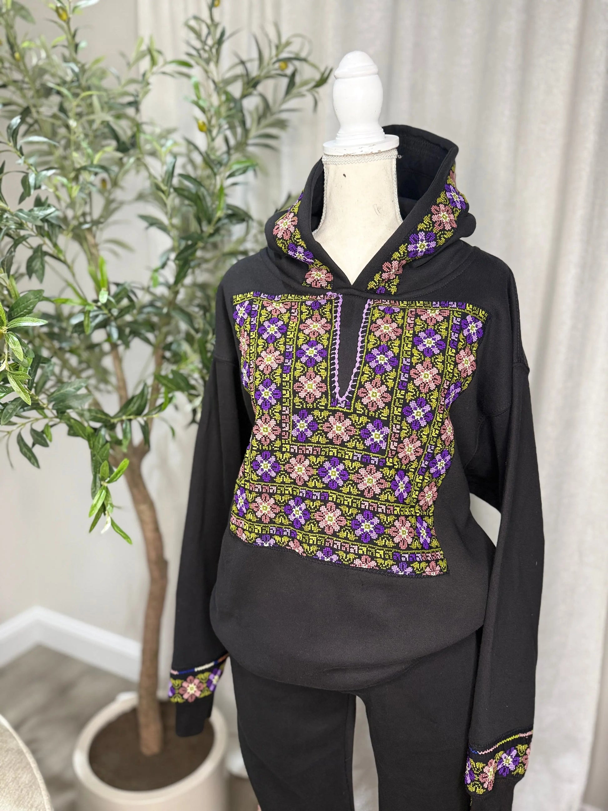 Tatreez Sweat Suit Zunnar Sitty