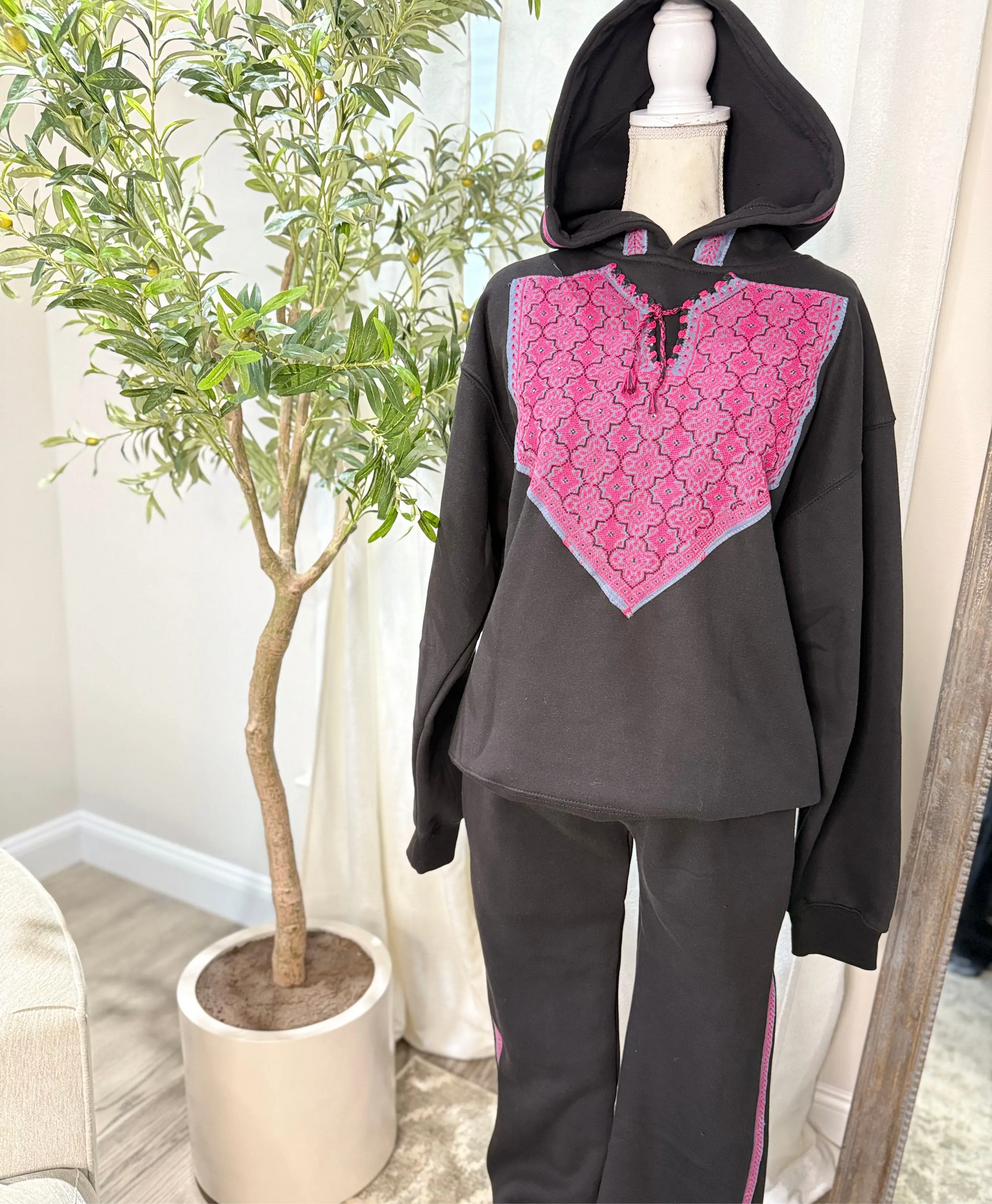 Tatreez Sweat Suit Zunnar Sitty