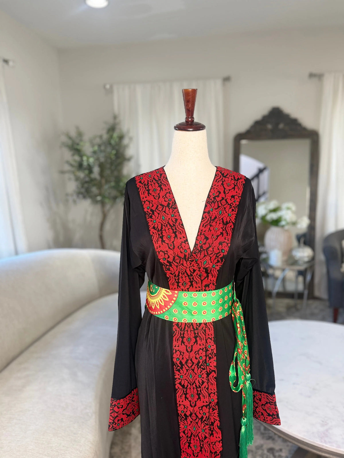 ZunnarSitty Black and Red Abaya Zunnar Sitty