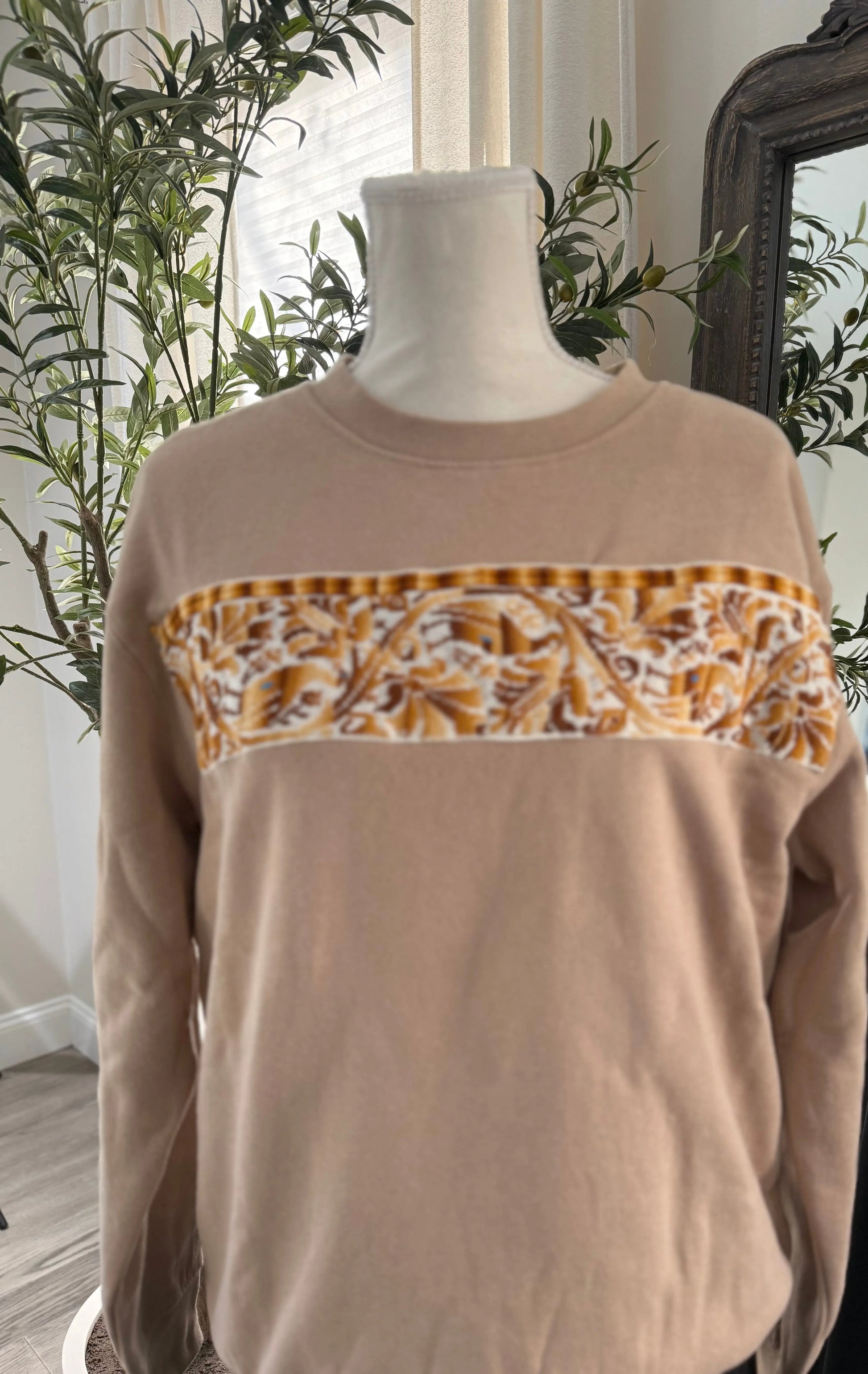 Tatreez Crewneck - Zunnar Sitty