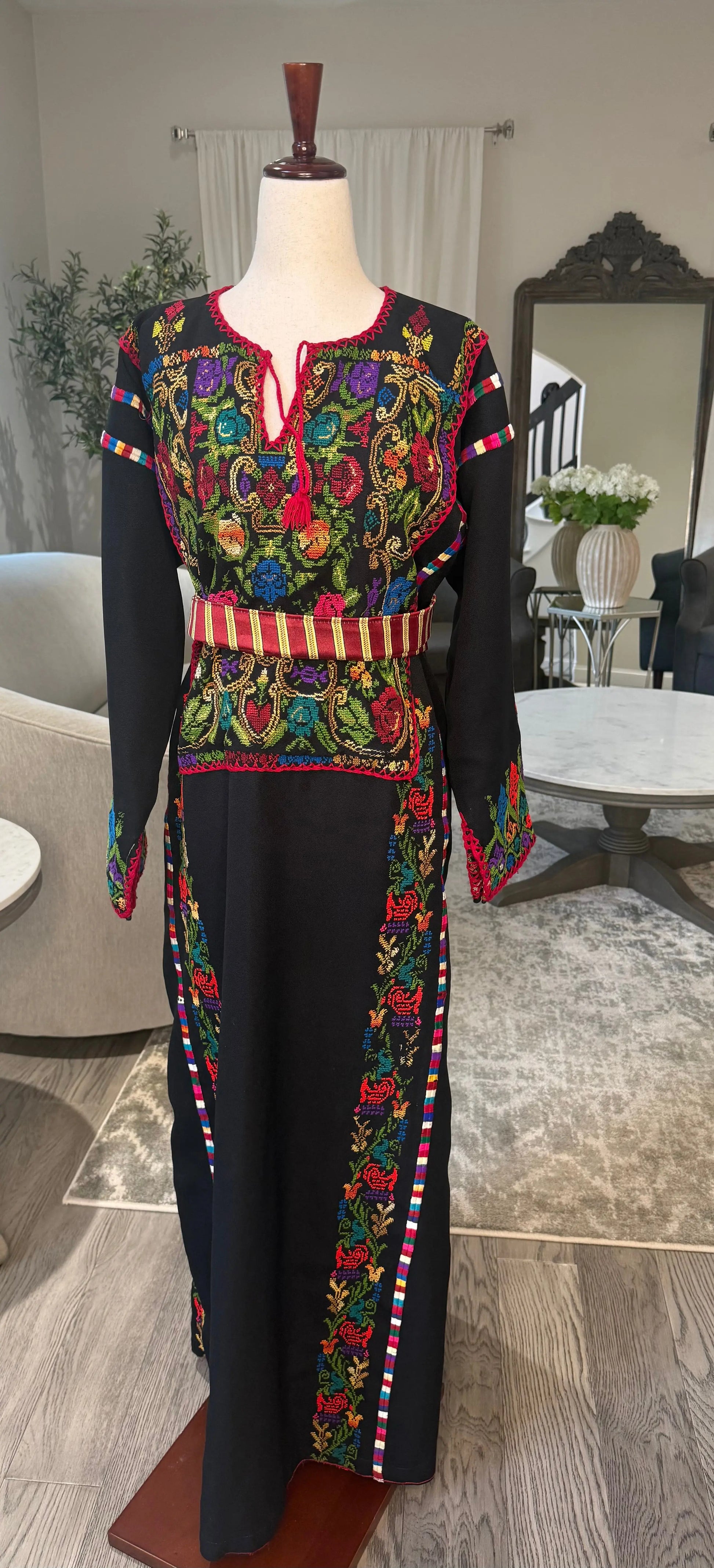 Black Floral Thoub Zunnar Sitty