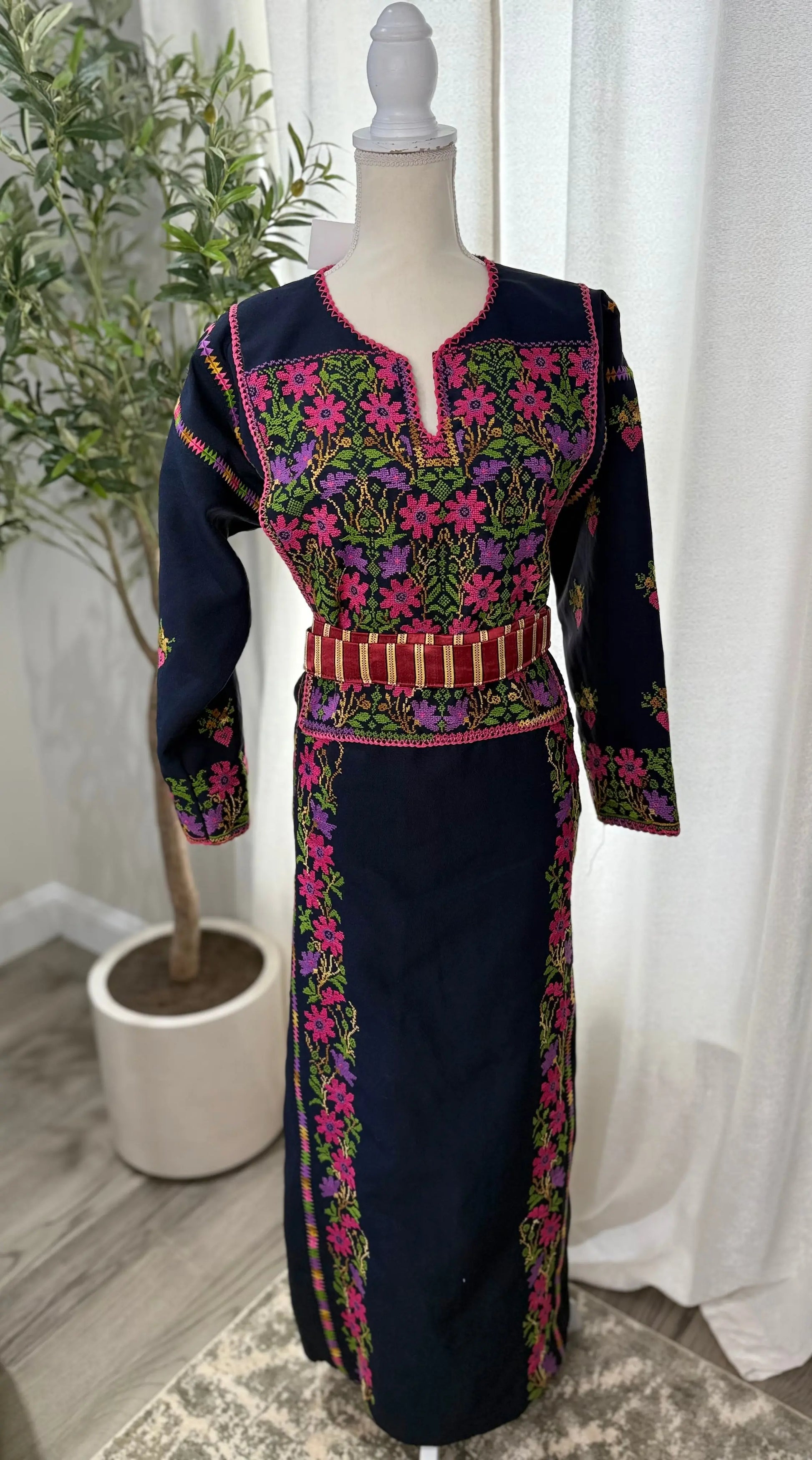 Blue and Pink Thoub Zunnar Sitty