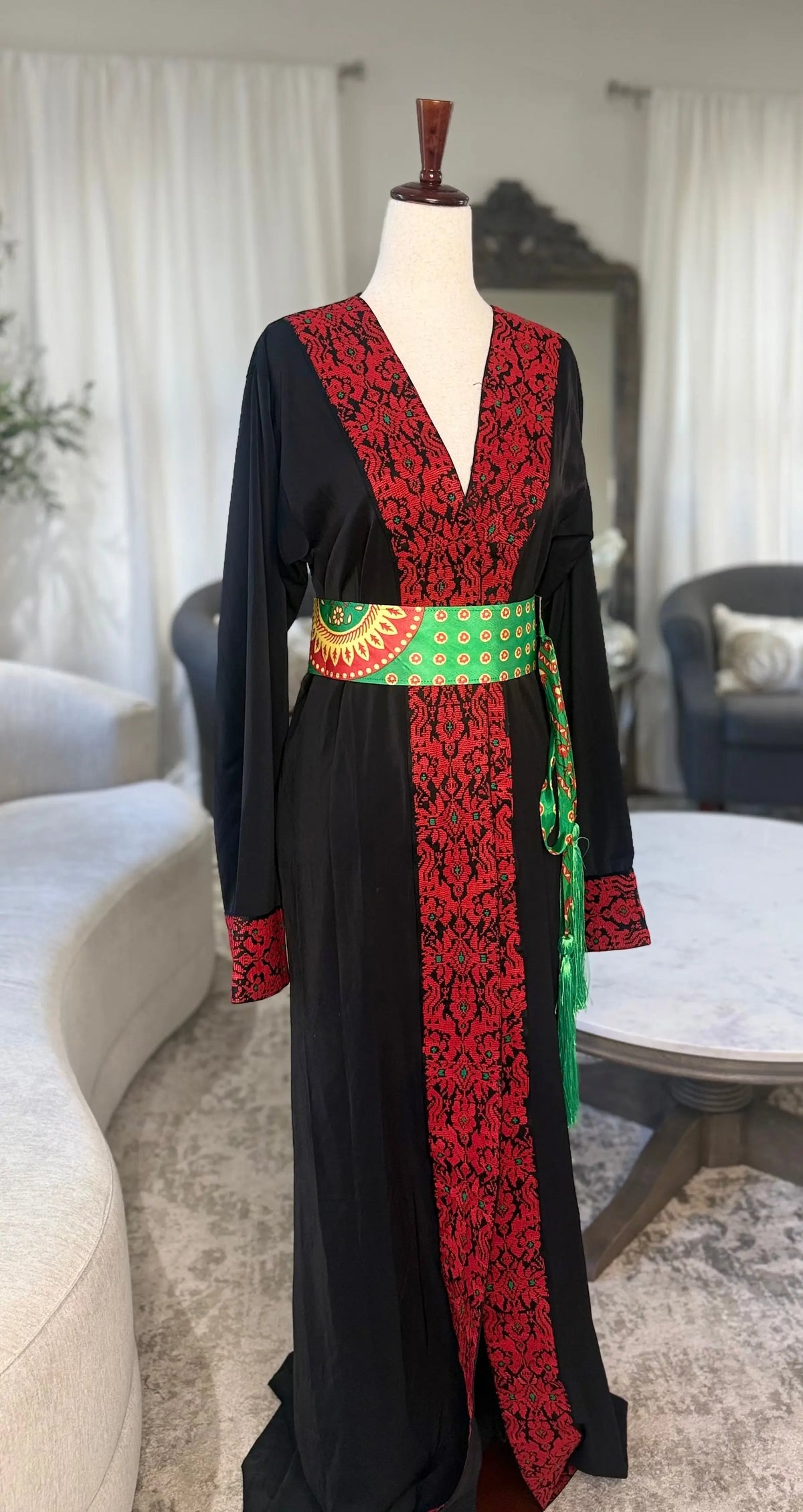 ZunnarSitty Black and Red Abaya Zunnar Sitty