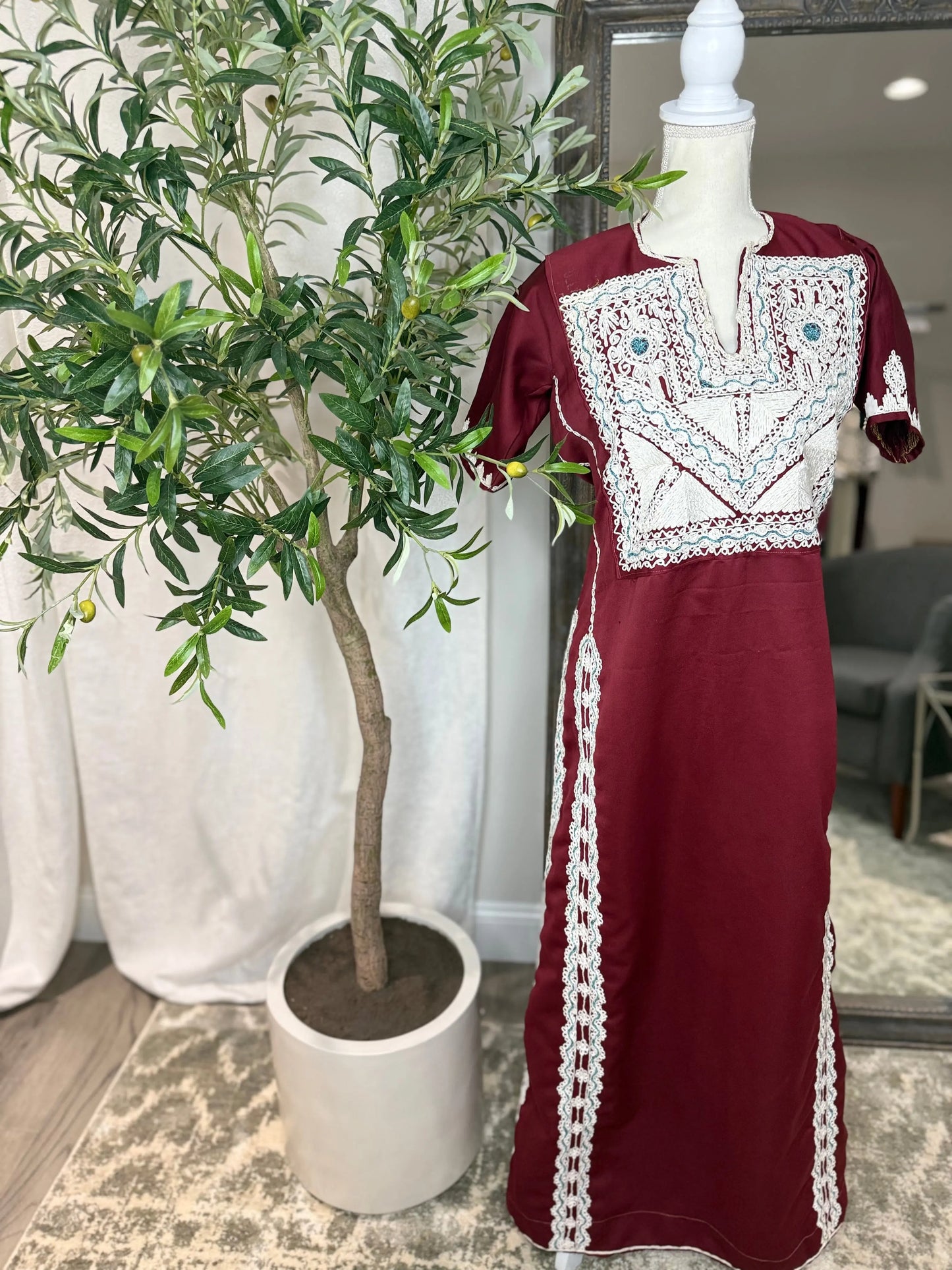 Short Sleeve Burgundy Zunnar Sitty