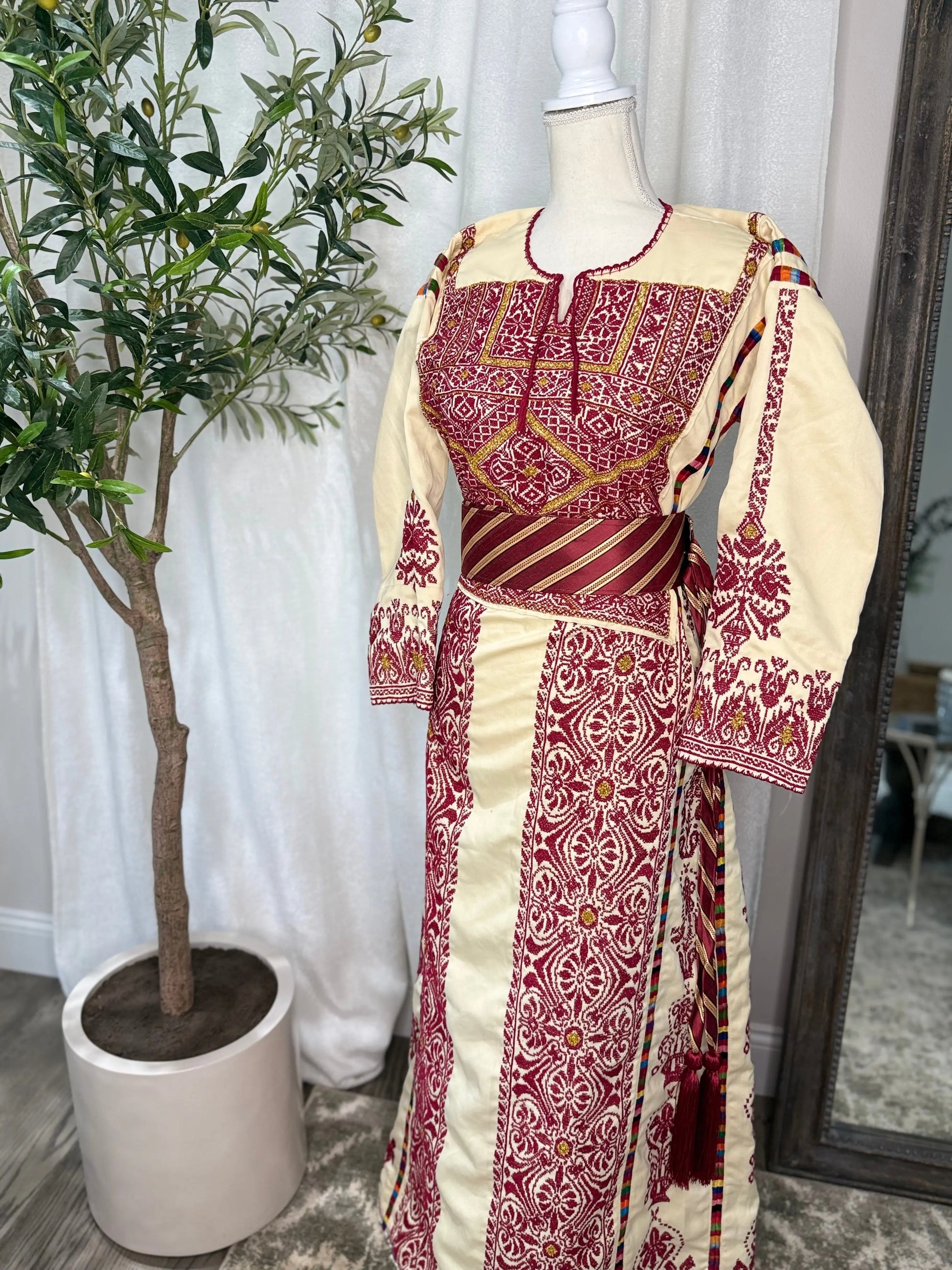 Red and Cream Thoub Zunnar Sitty
