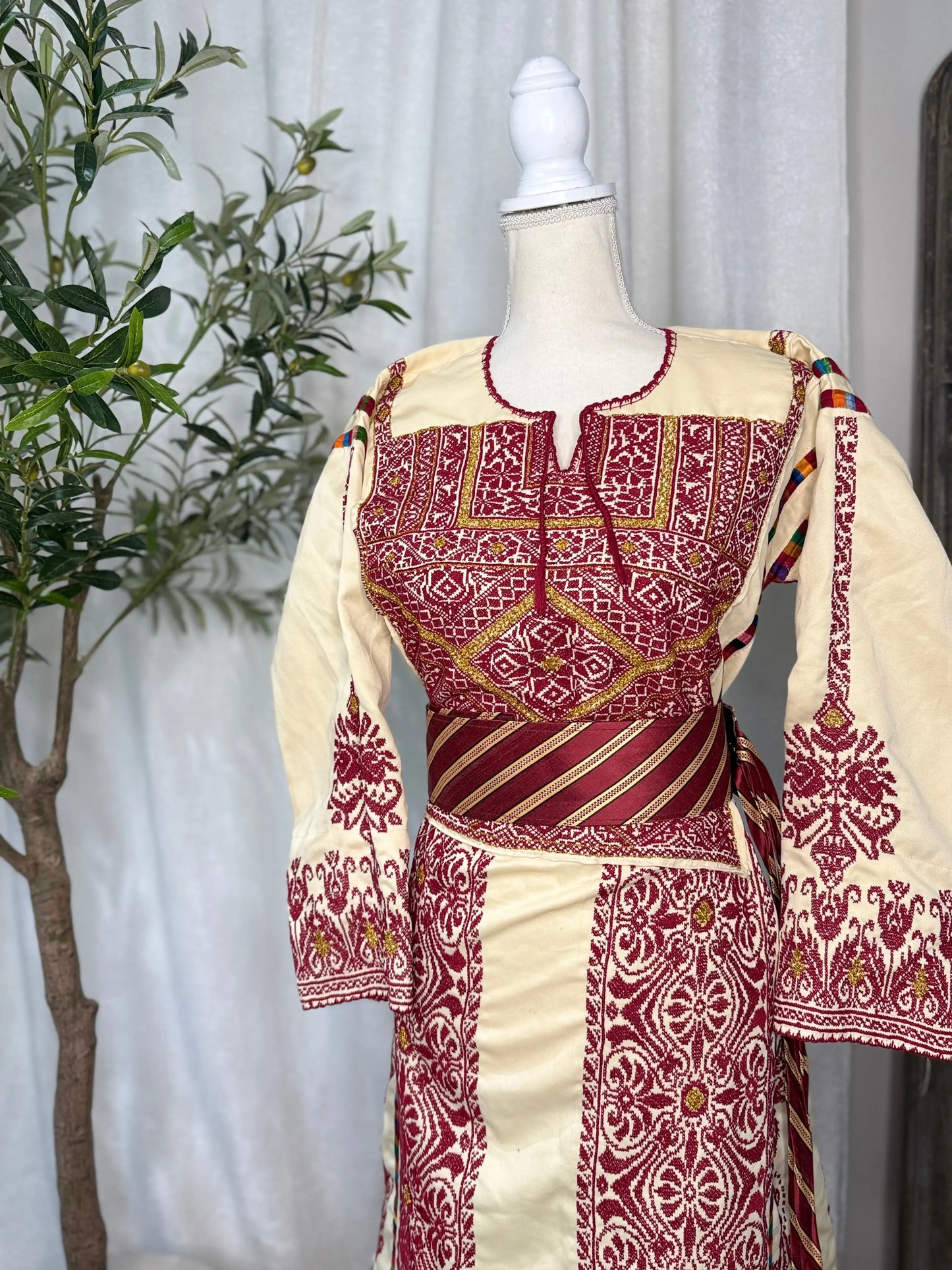 Red and Cream Thoub Zunnar Sitty