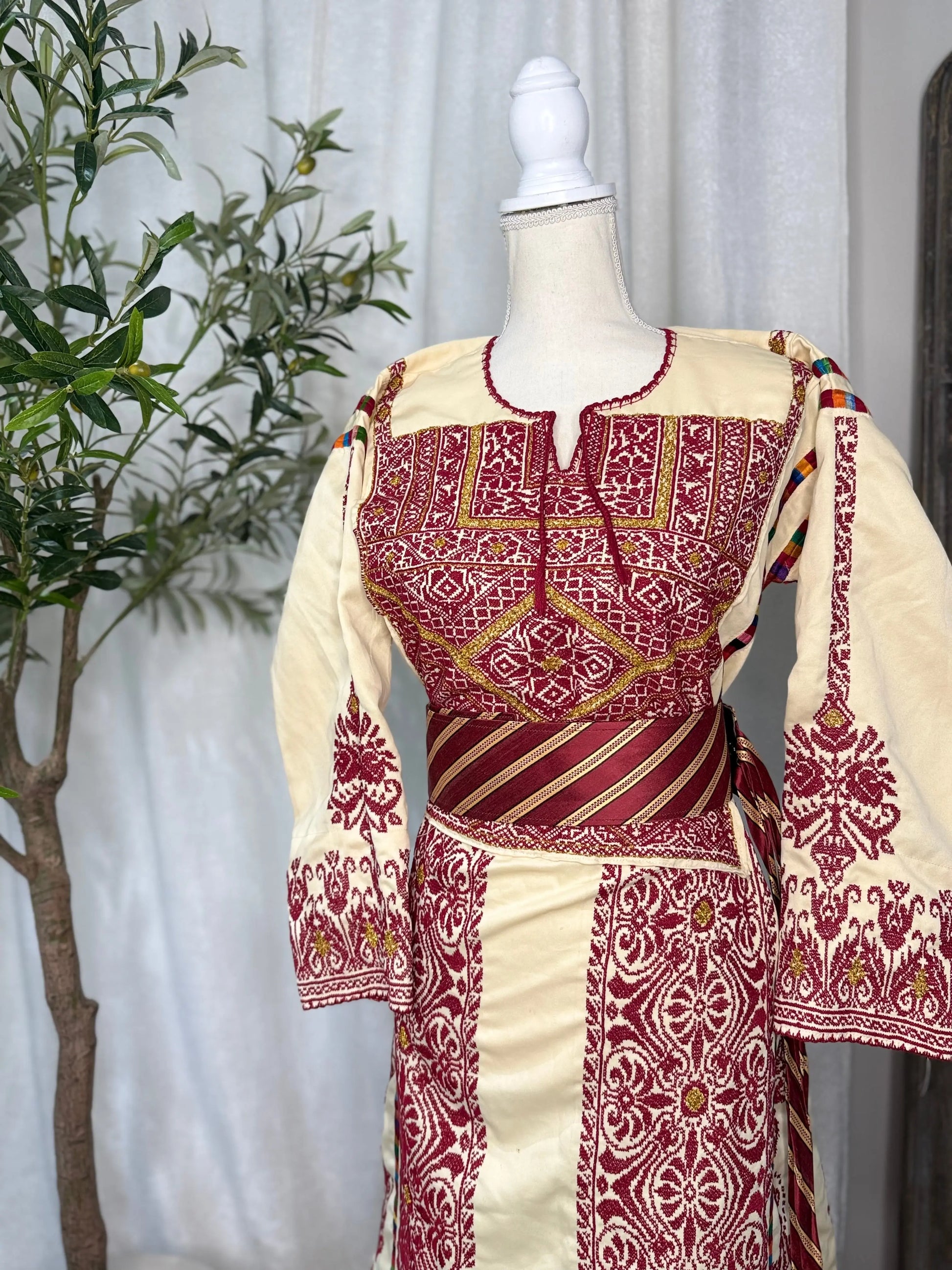 Red and Cream Thoub Zunnar Sitty