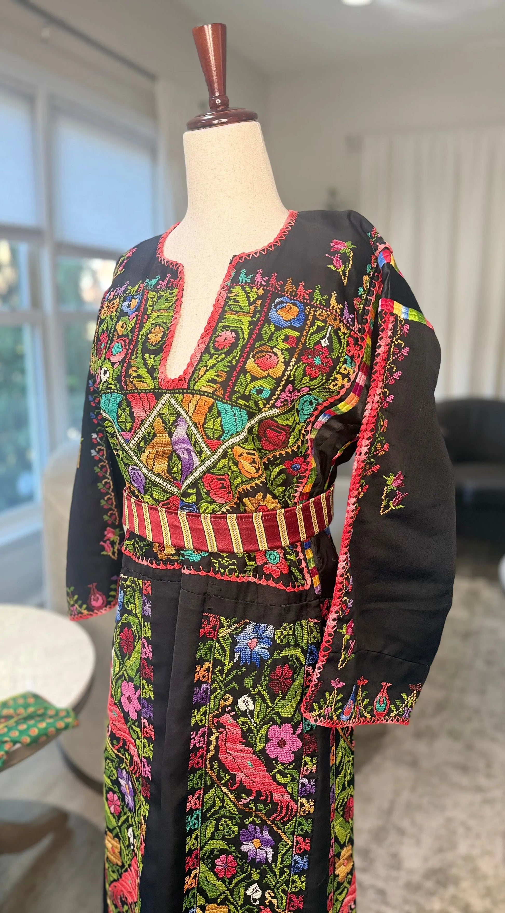 Black Floral Thoub Zunnar Sitty