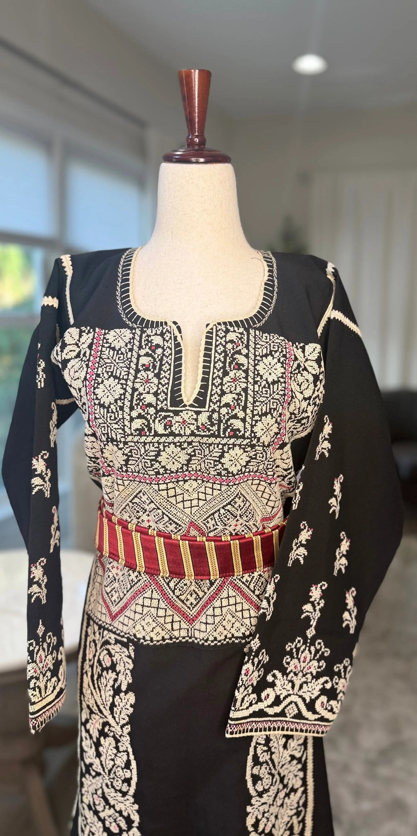 Black and Cream Thoub Zunnar Sitty