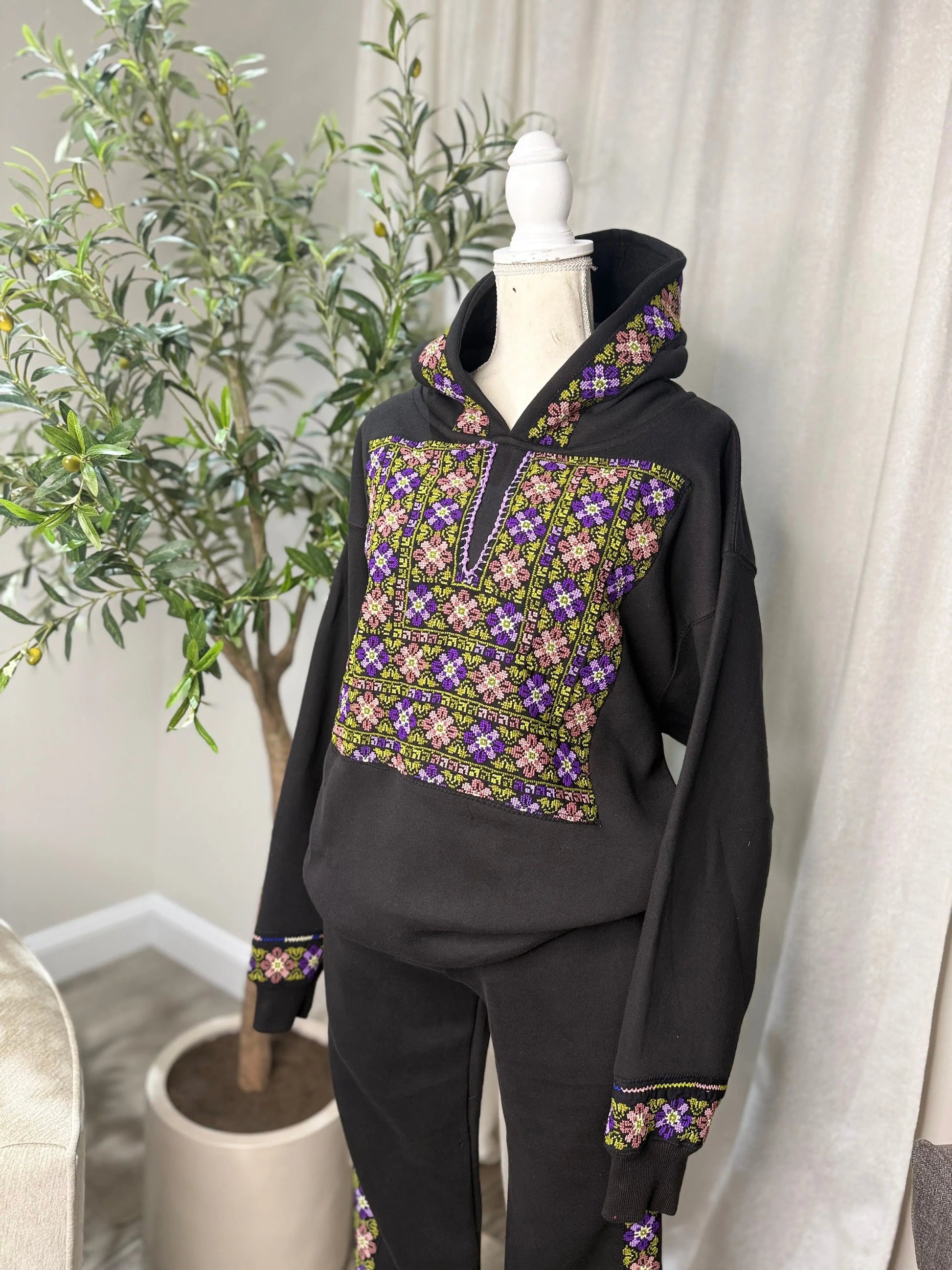 Tatreez Sweat Suit Zunnar Sitty