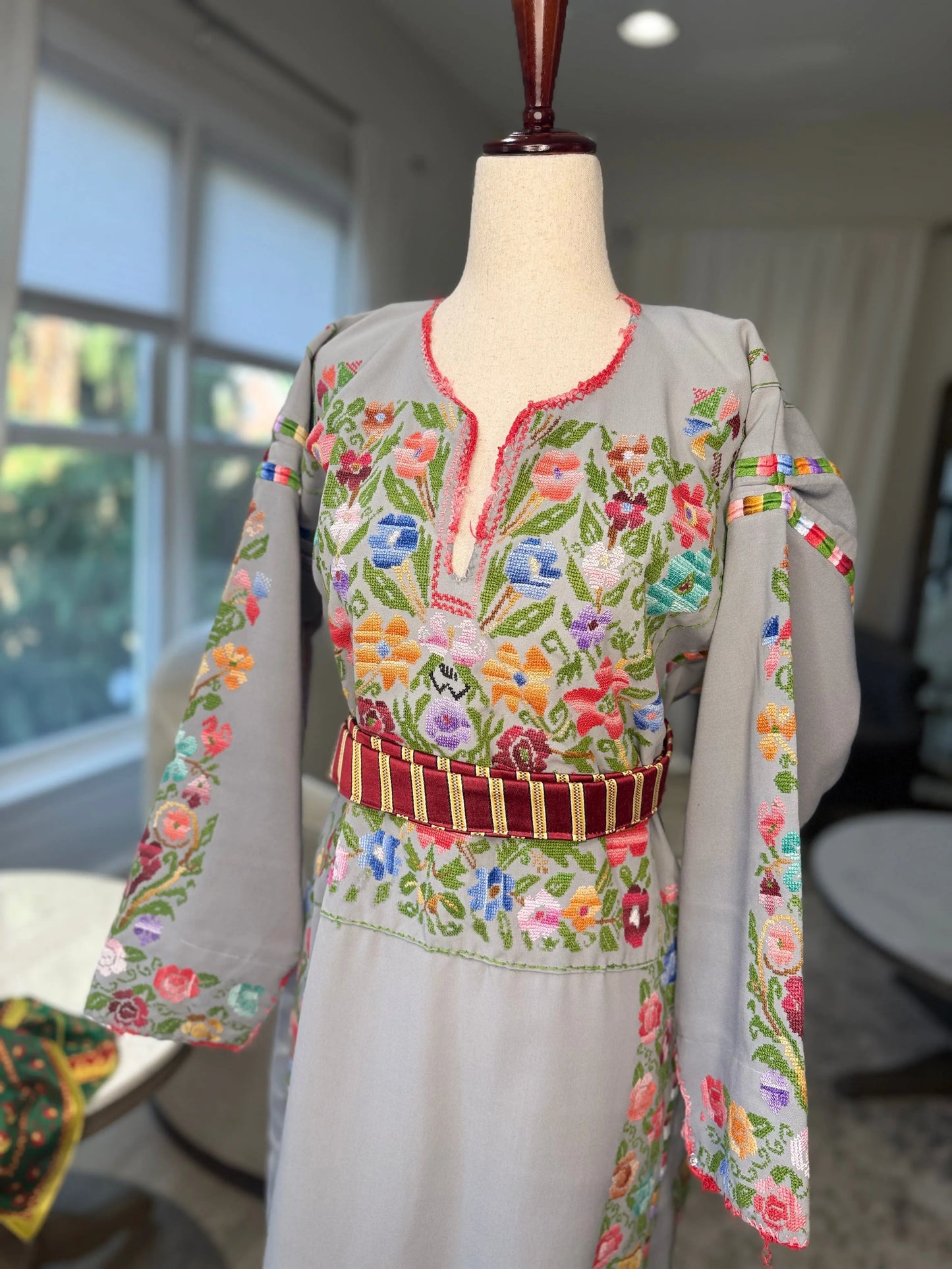 Grey Floral Thoub Zunnar Sitty