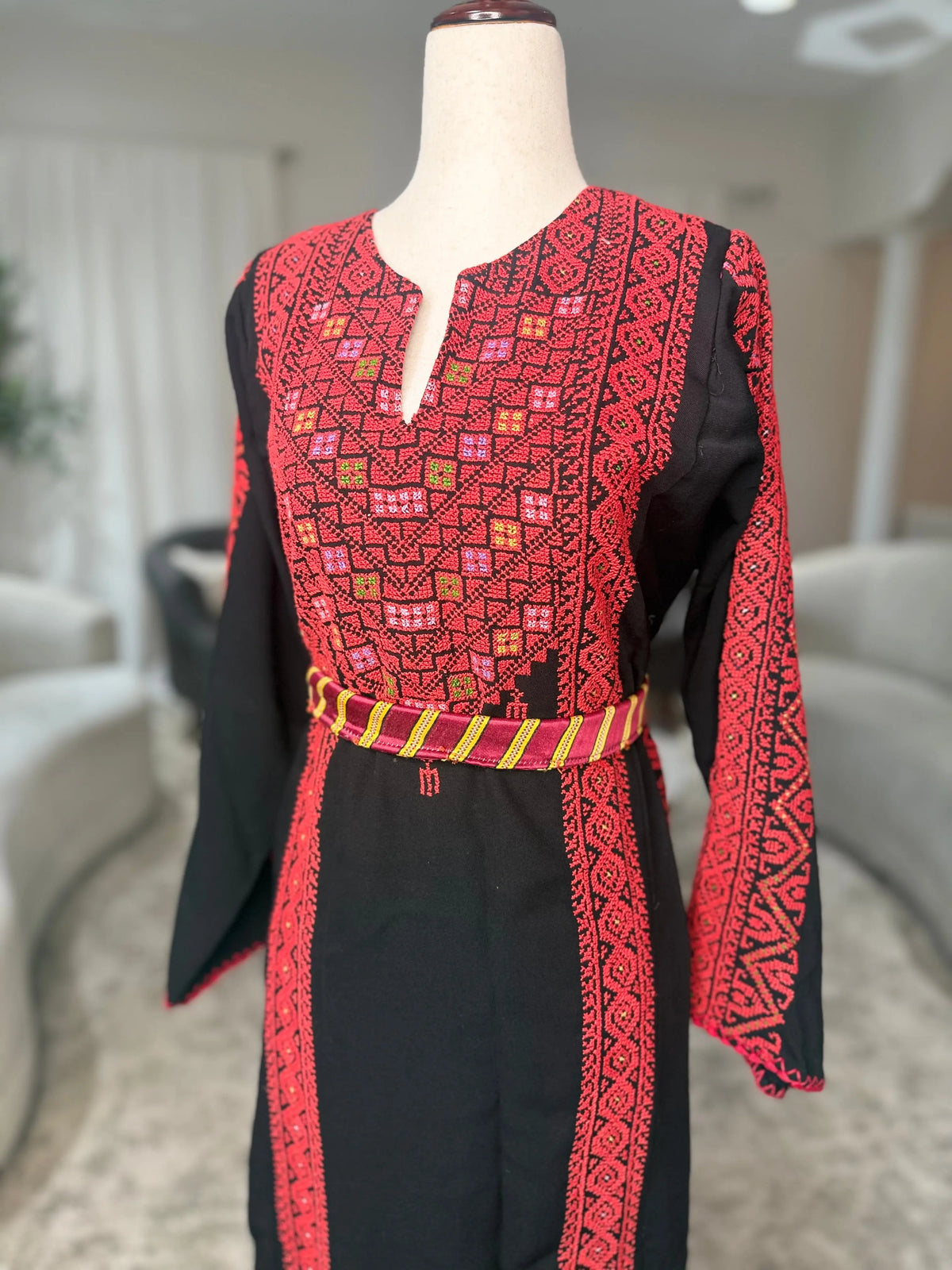 Red and Black Thoub Zunnar Sitty